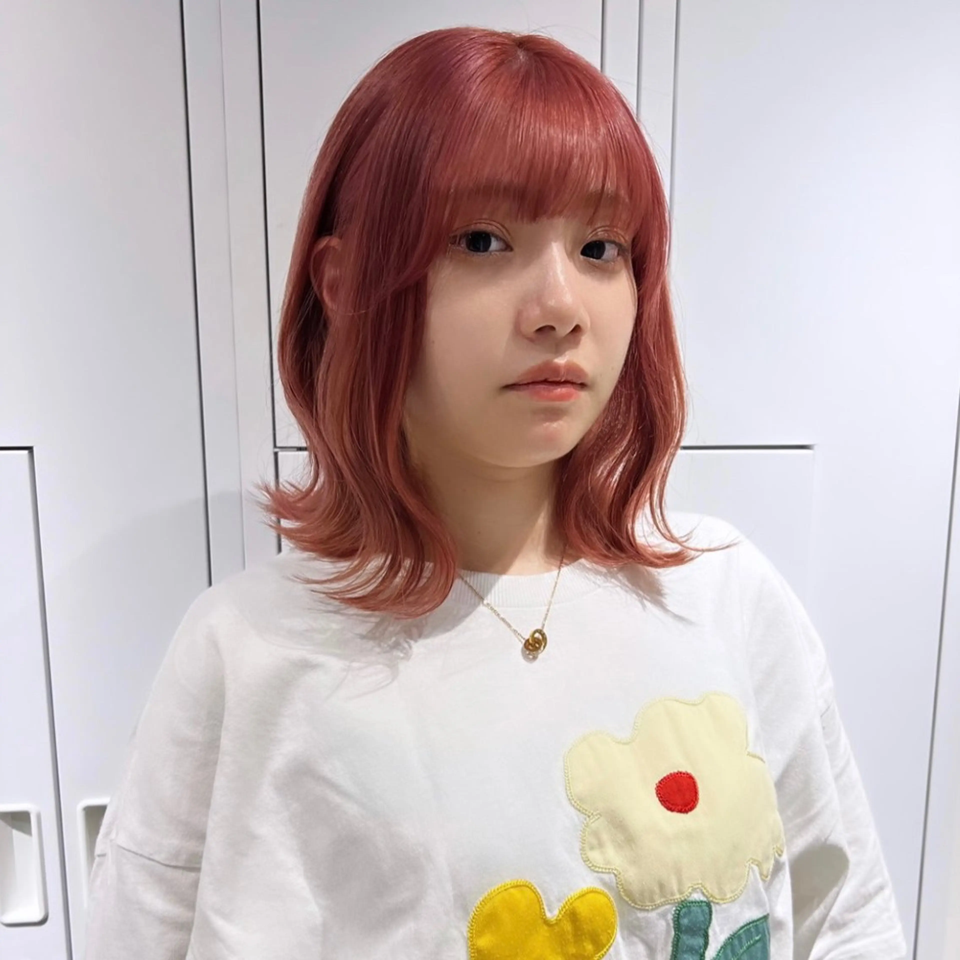 ショート カラー ベージュカラー デザインカラー ダブルカラー ハイトーンカラー イルミナカラー カット ヘアカラー トリートメント 心斎橋ダブルカラー ボブ/レイヤーのヘアスタイル