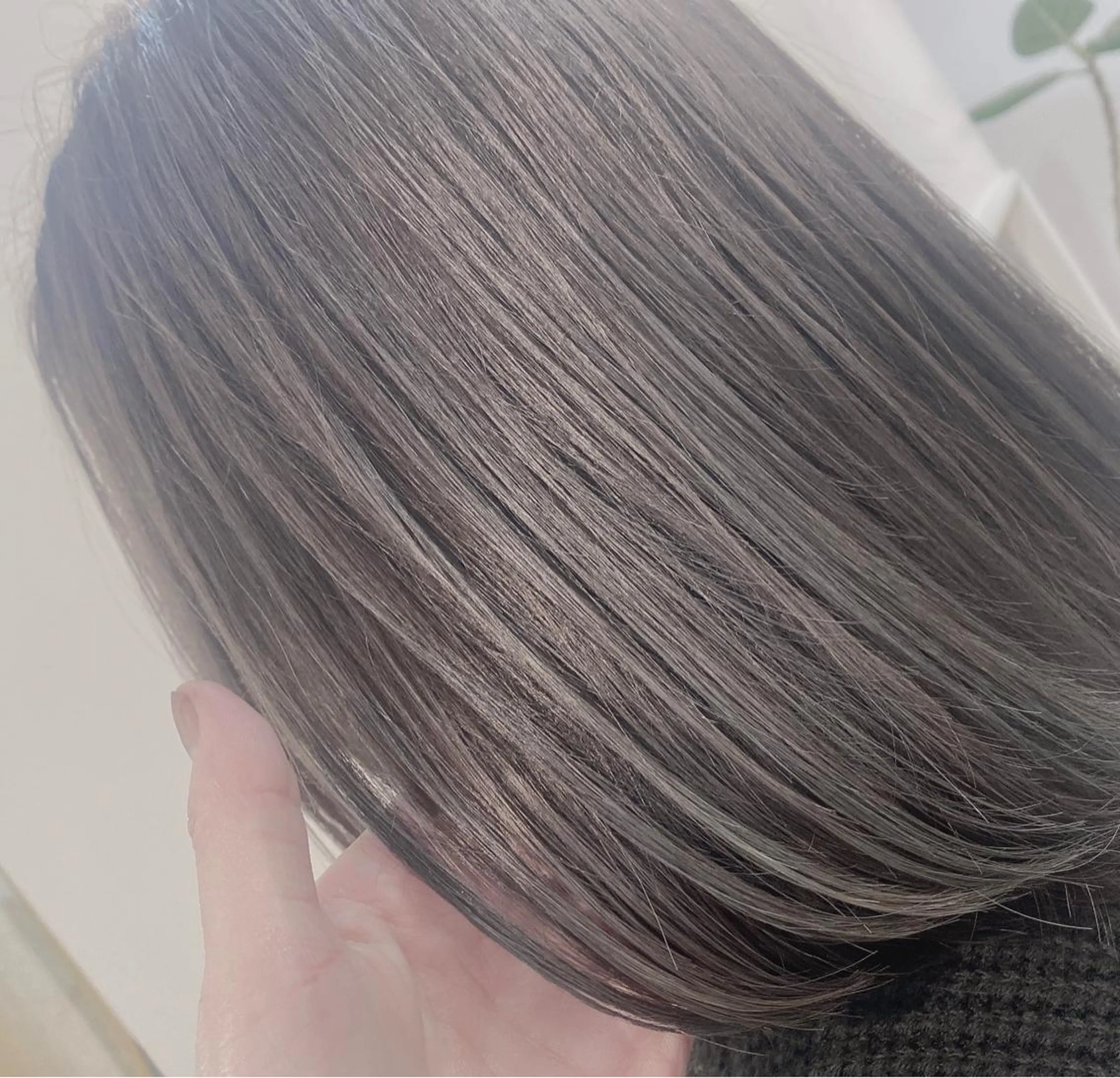 セミロング カラー アディクシーカラー アッシュ ✨くびれスタイル✨️ 戸嶋穂乃香のヘアスタイル