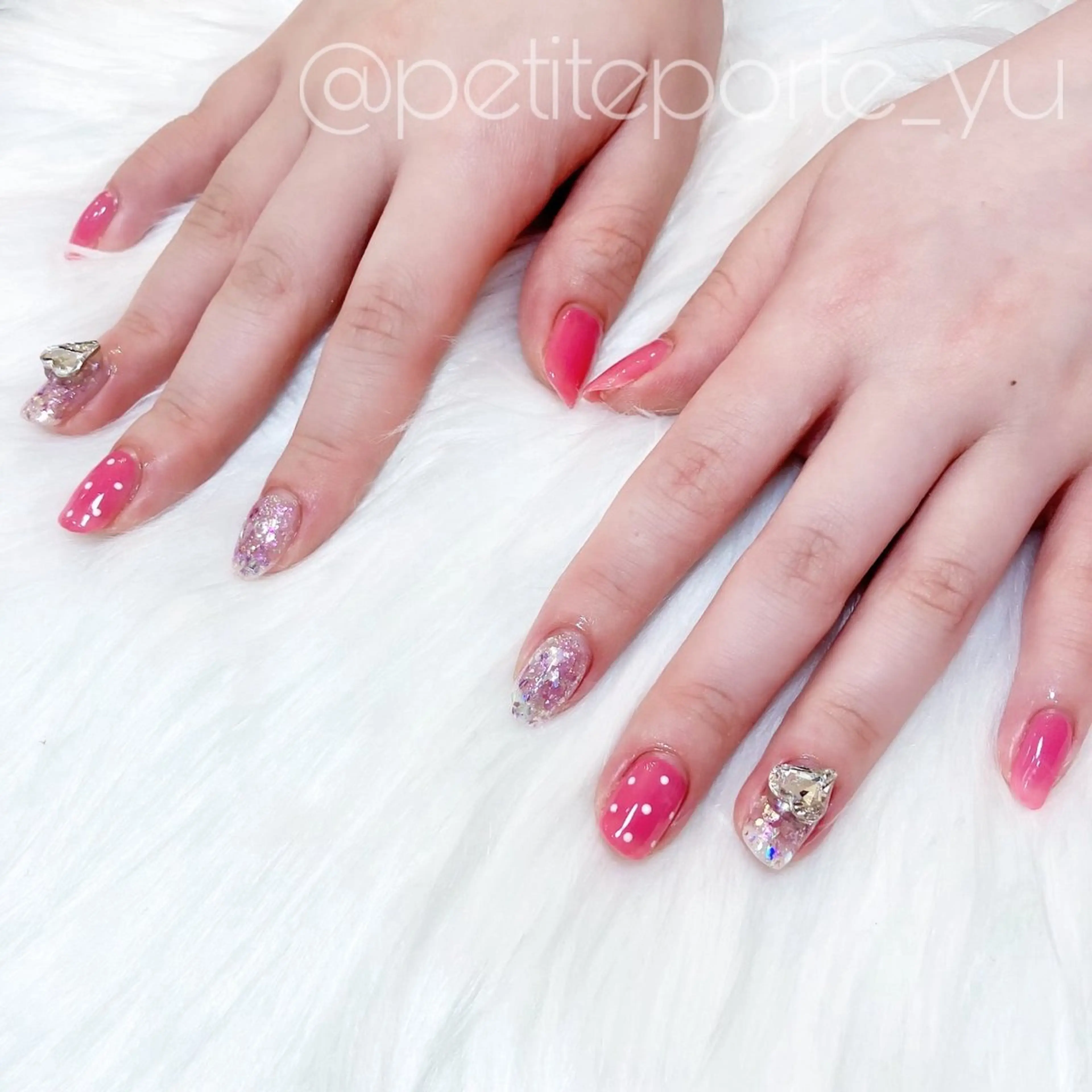 ネイル アートネイル ドット 水色 ピンク ハンドネイル nailsalon petite porte所属・petite porteのネイルデザイン