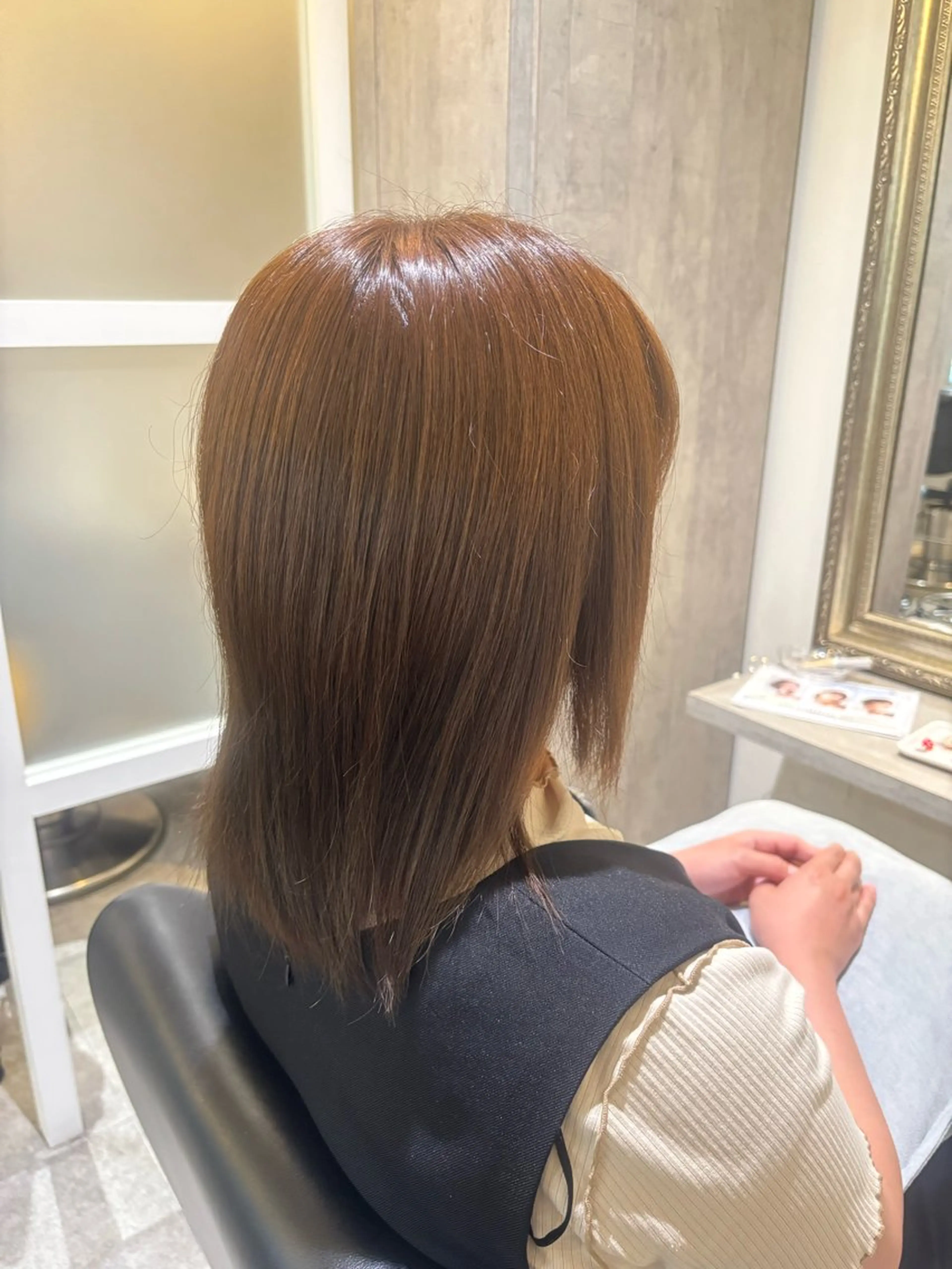 セミロング ヘアカラー ヤナドリ ヒトミのヘアスタイル