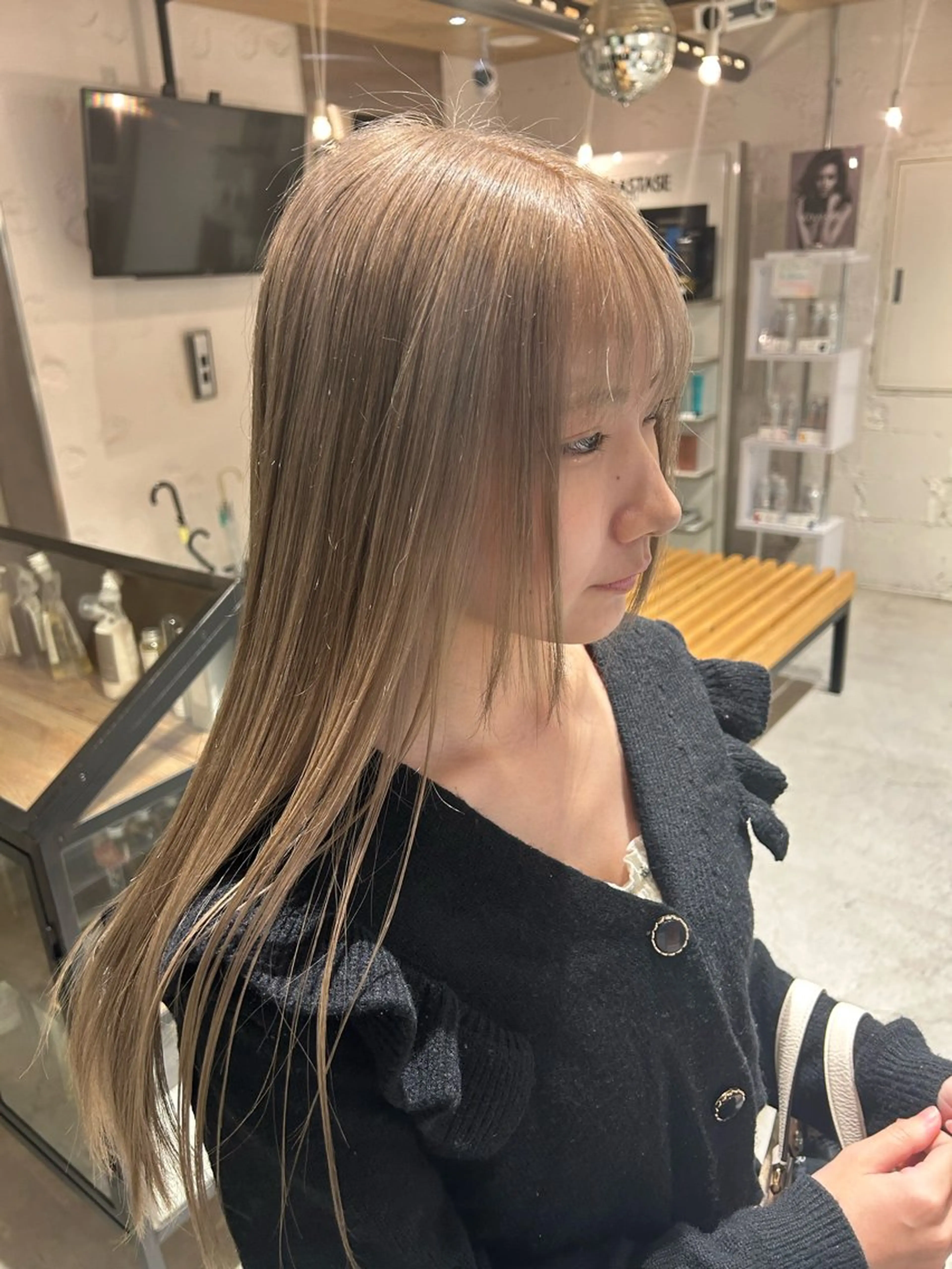 ロング カラー カット ヘアカラー トリートメント ✨ブリーチ特化✨ 💚Acchon💚のヘアスタイル