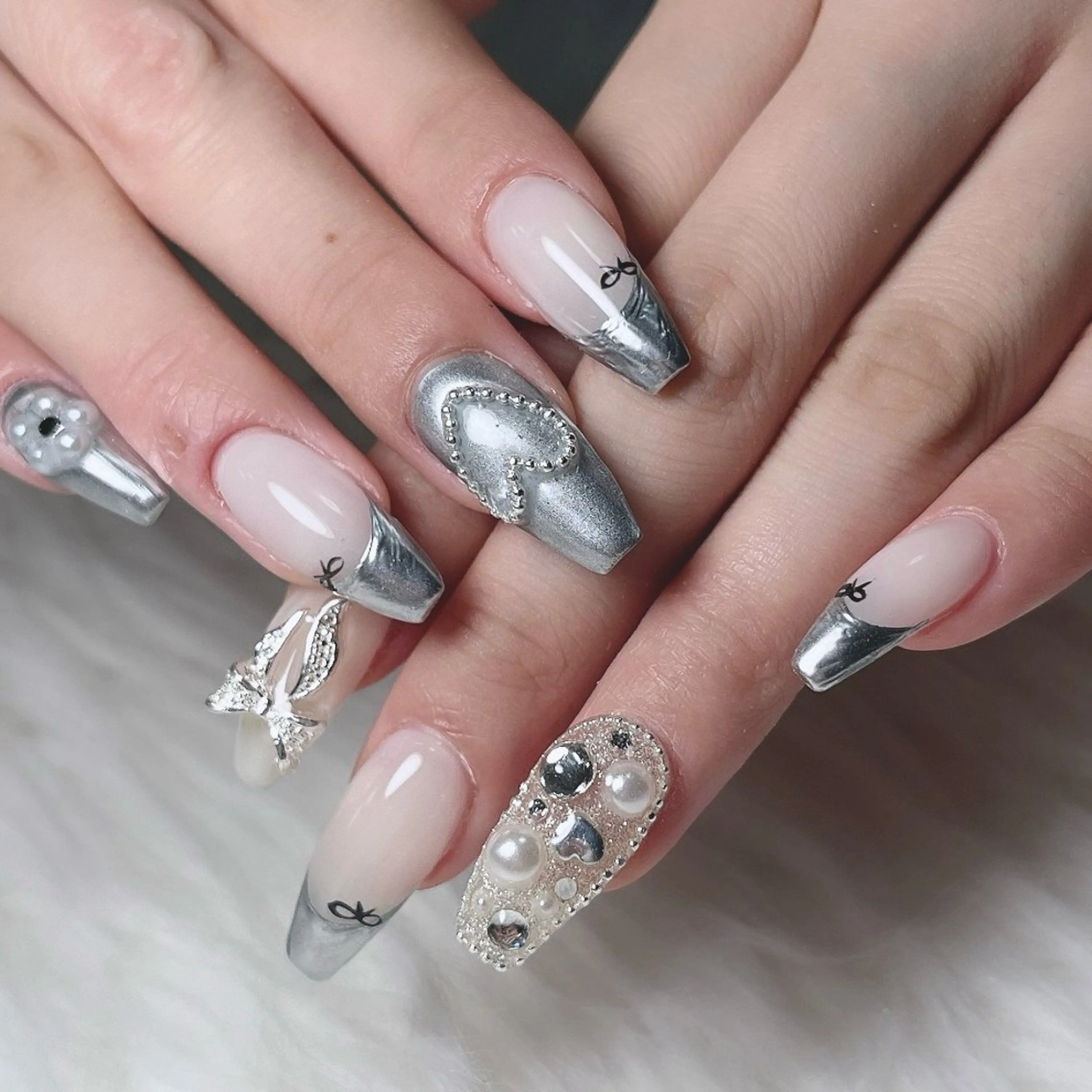 ネイル 韓国ネイル ラメ(グリッター) 持ち込み ハンドネイル 🐕🦺Yappy 💗A-tanのネイルデザイン