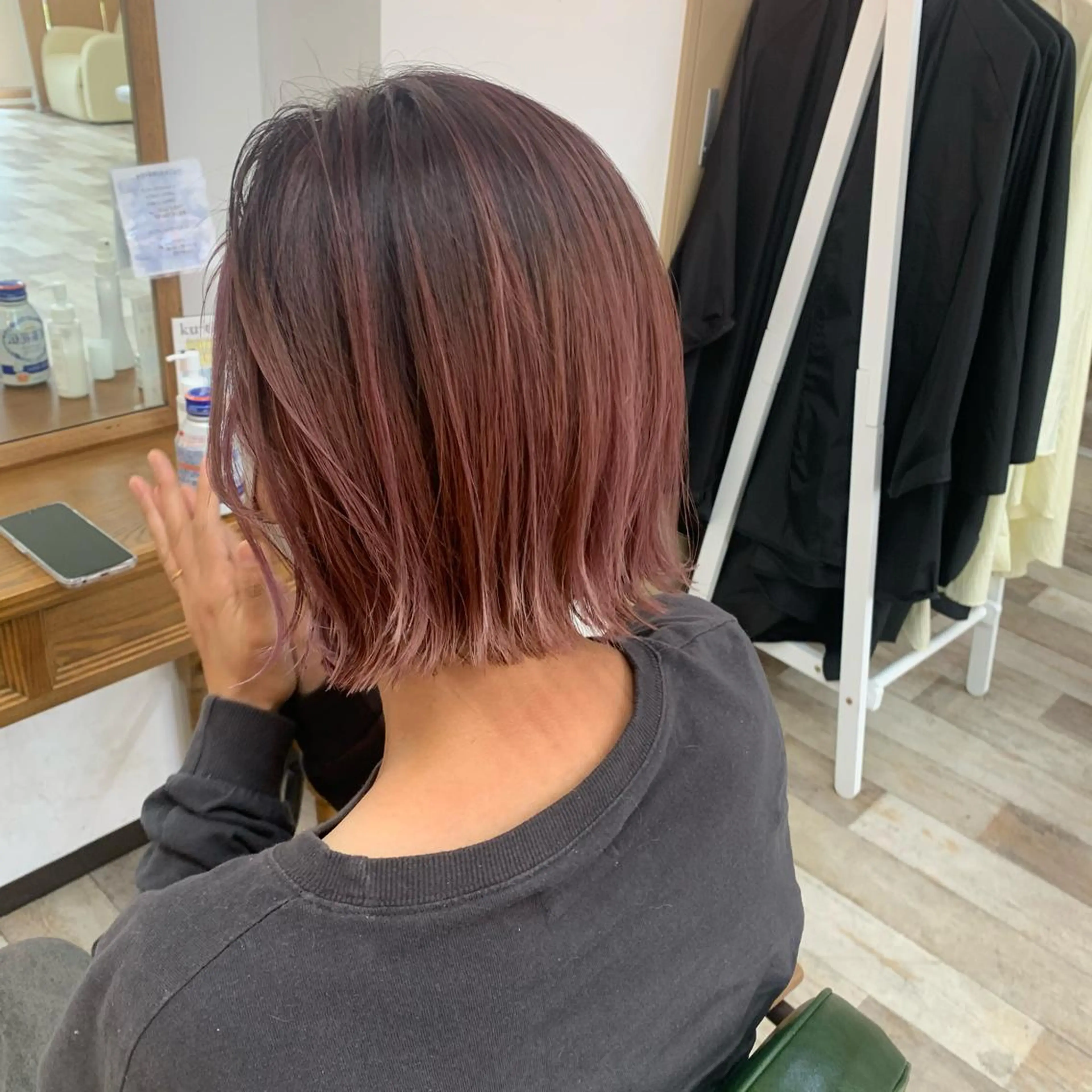 ミディアム K NATSUMIのヘアスタイル