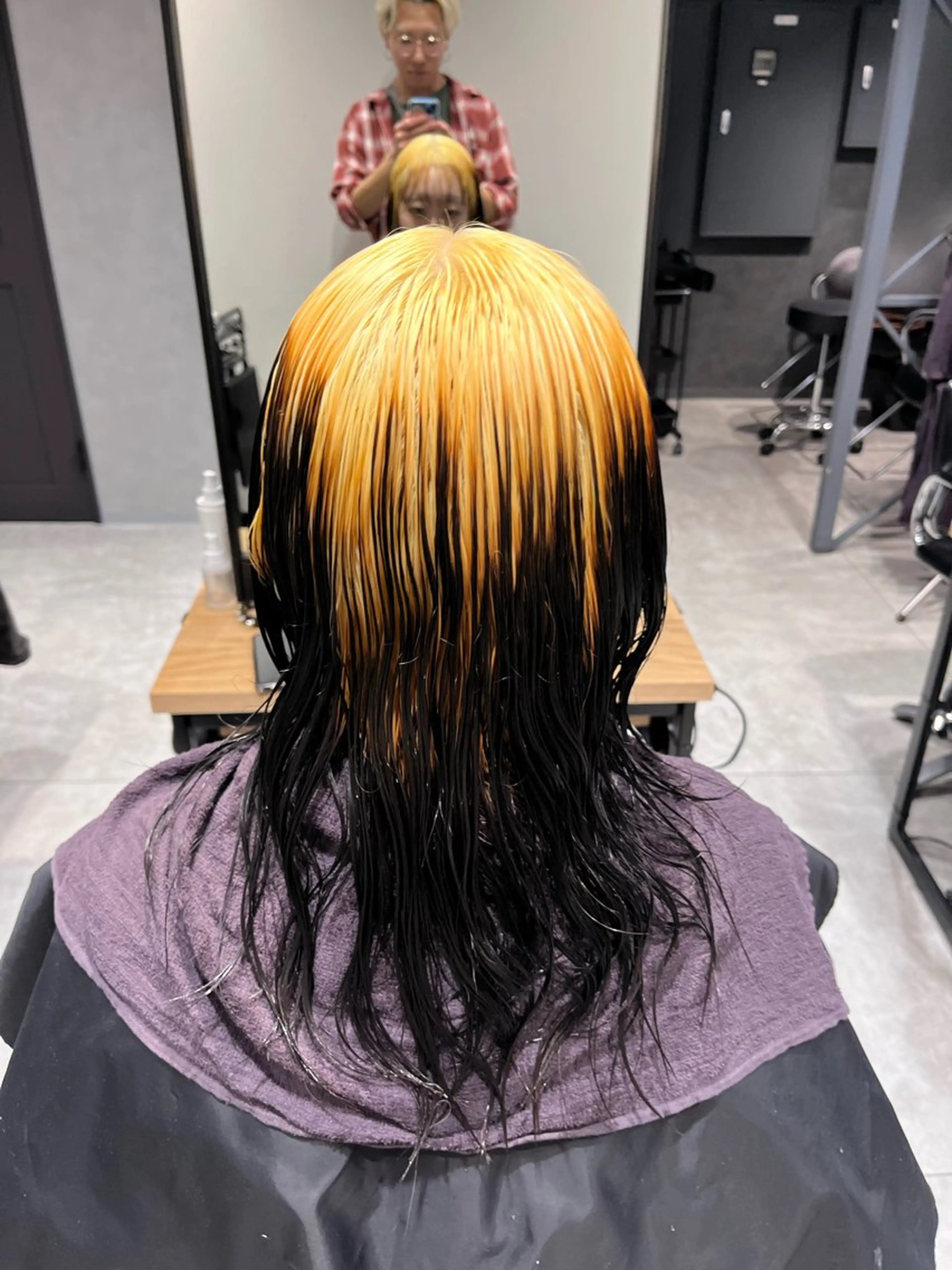 セミロング カラー 黒髪 ブリーチ デザインカラー NYLON.所属・ブリーチ/縮毛矯正 ❤️‍🔥シンノスケのヘアスタイル