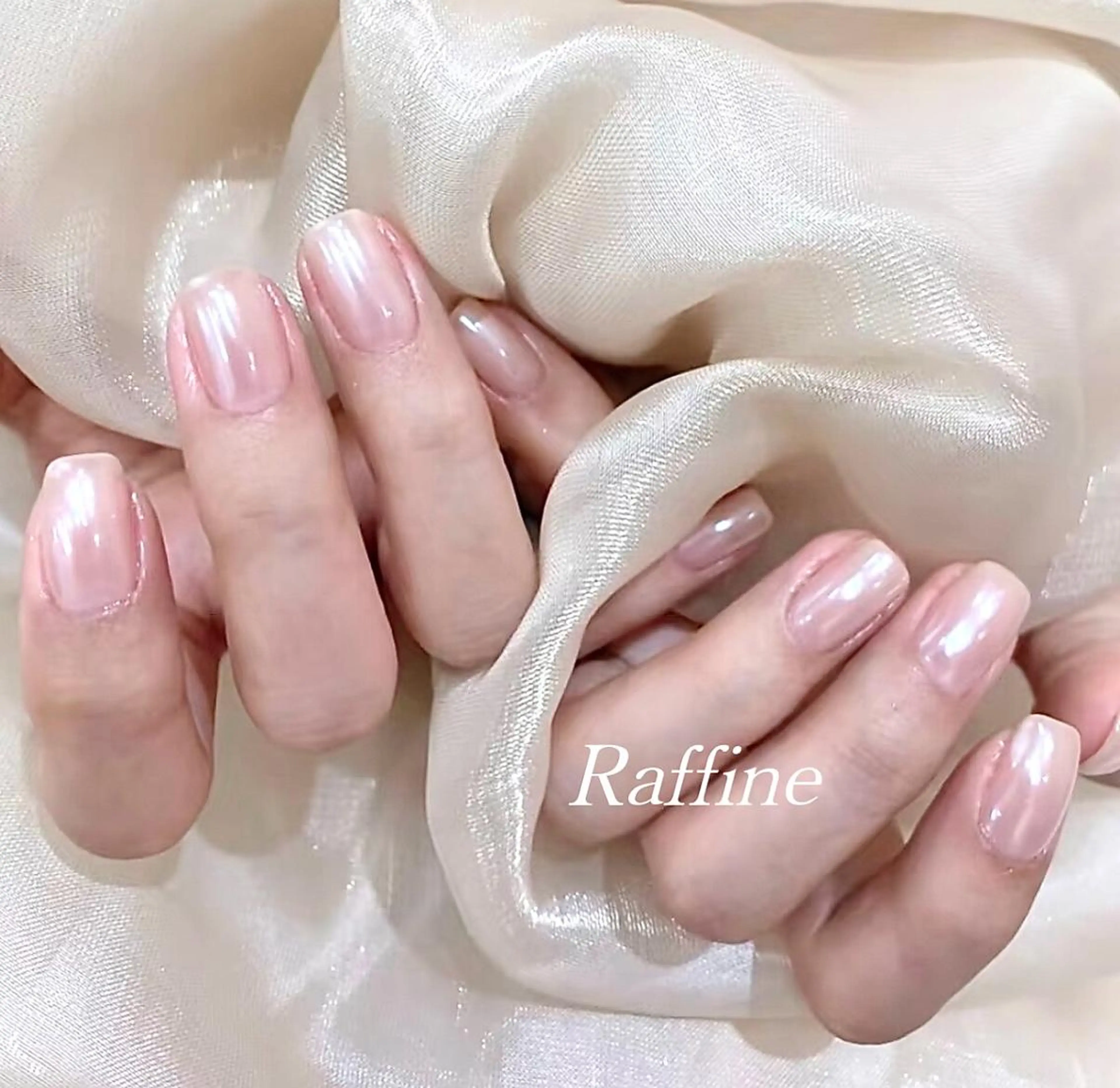 ネイル ハンドネイル RAFFINE 月🦋🩵のネイルデザイン