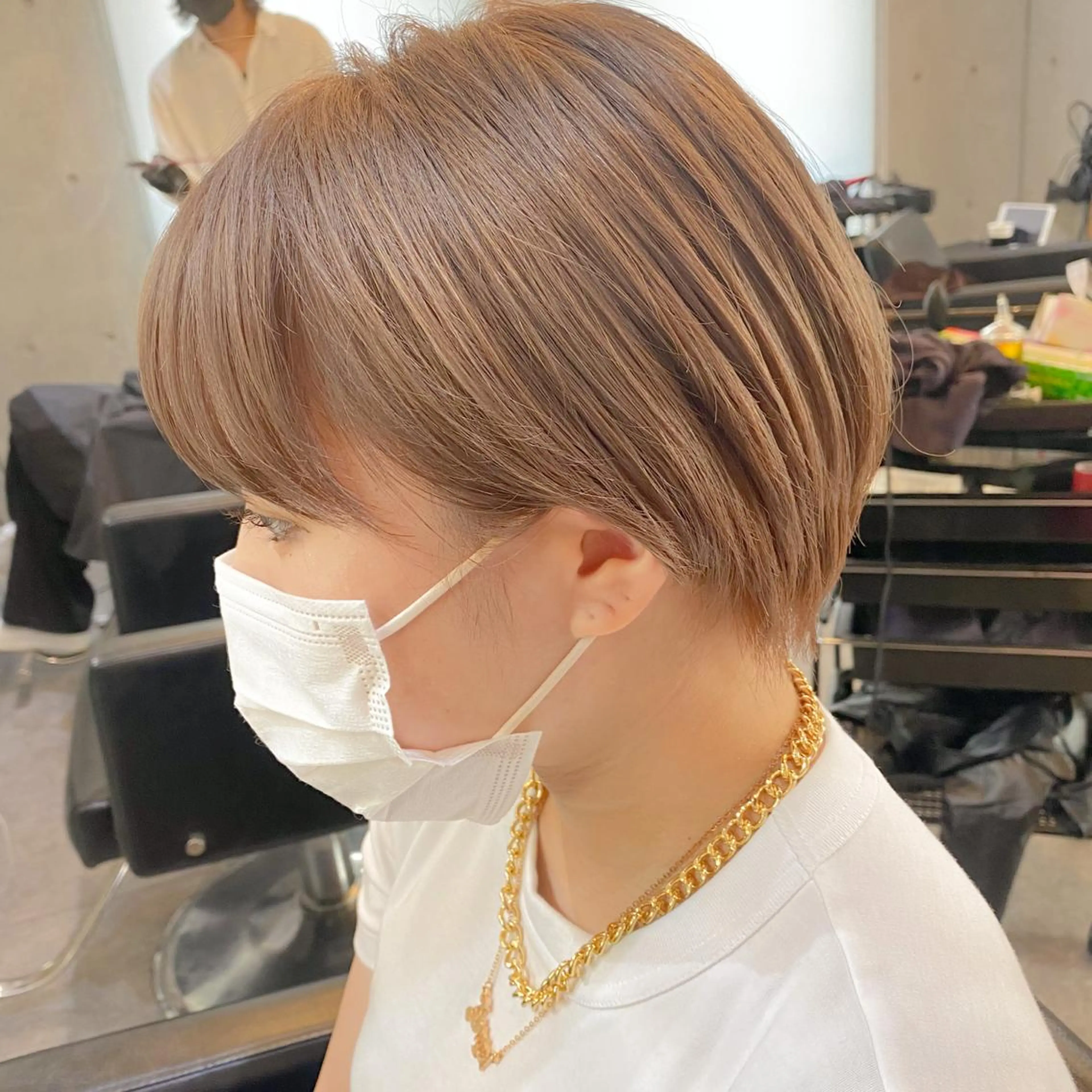 ショート カラー 艶髪ブリーチ 永井竜也のヘアスタイル