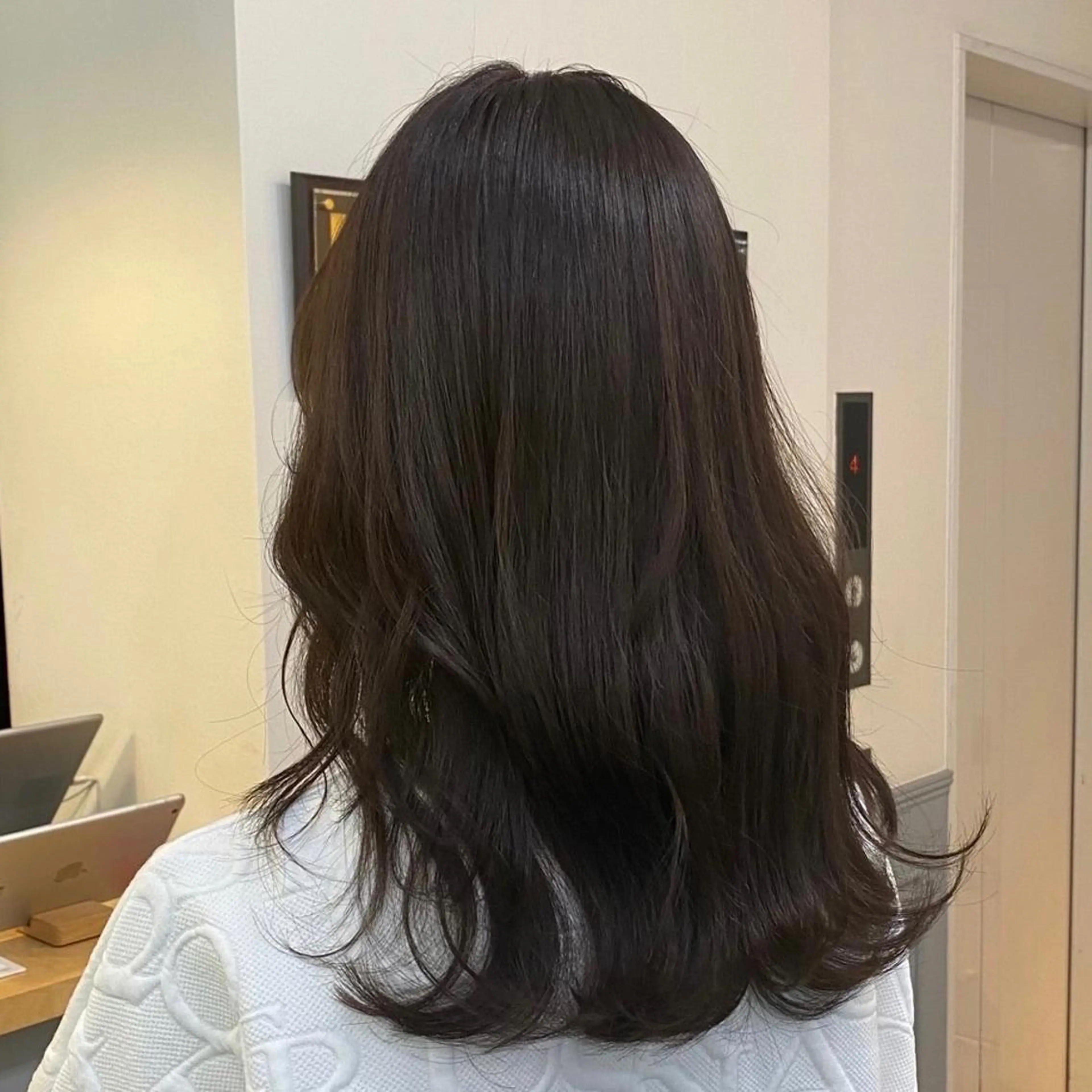 ミディアム [Amphi Tokyo]宮原のヘアスタイル