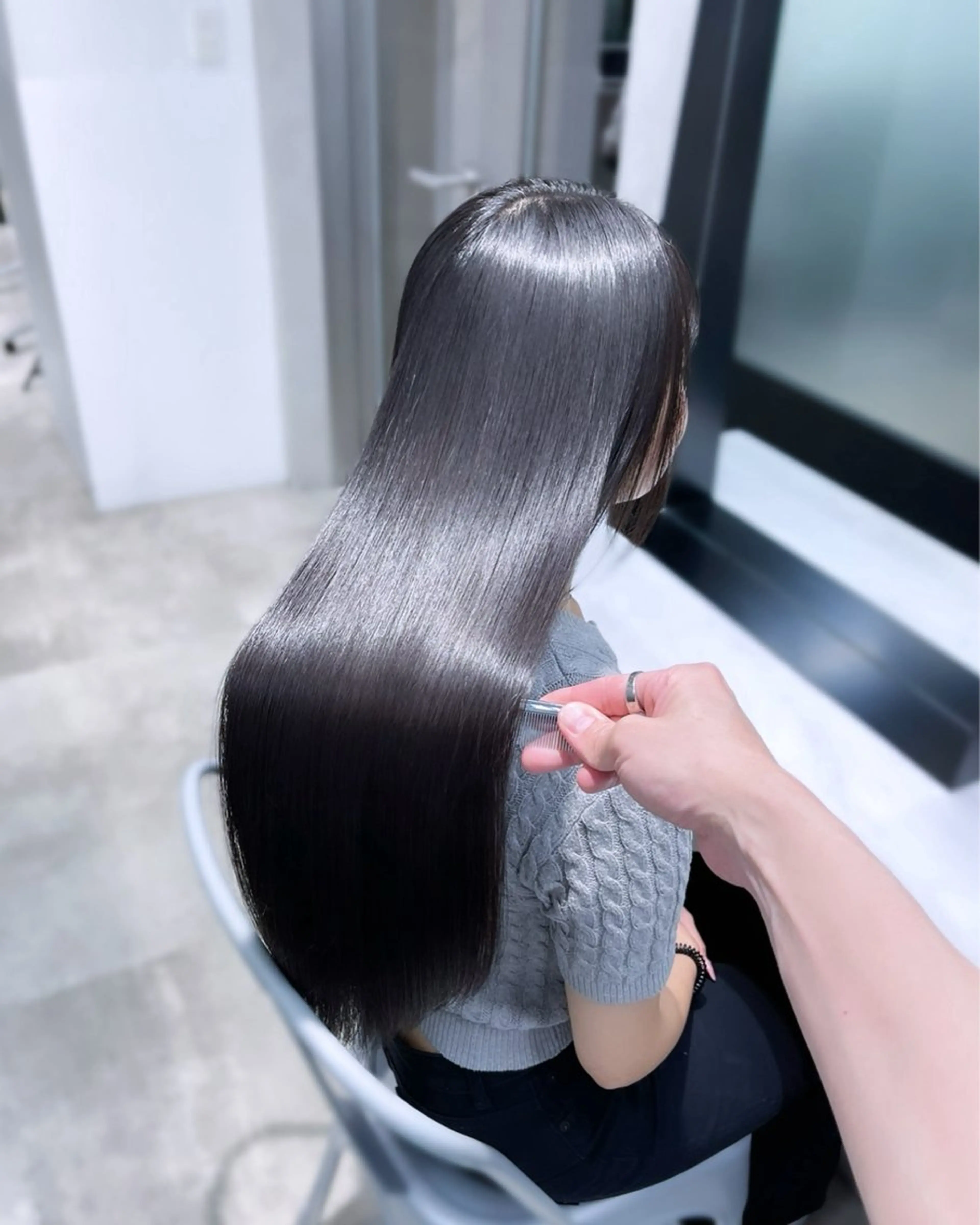 ロング 髪質改善 カット ヘアカラー 縮毛矯正 トリートメント ヘッドスパ ヘアセット 韓国レイヤーカット 髪質改善▫️水野有真のヘアスタイル