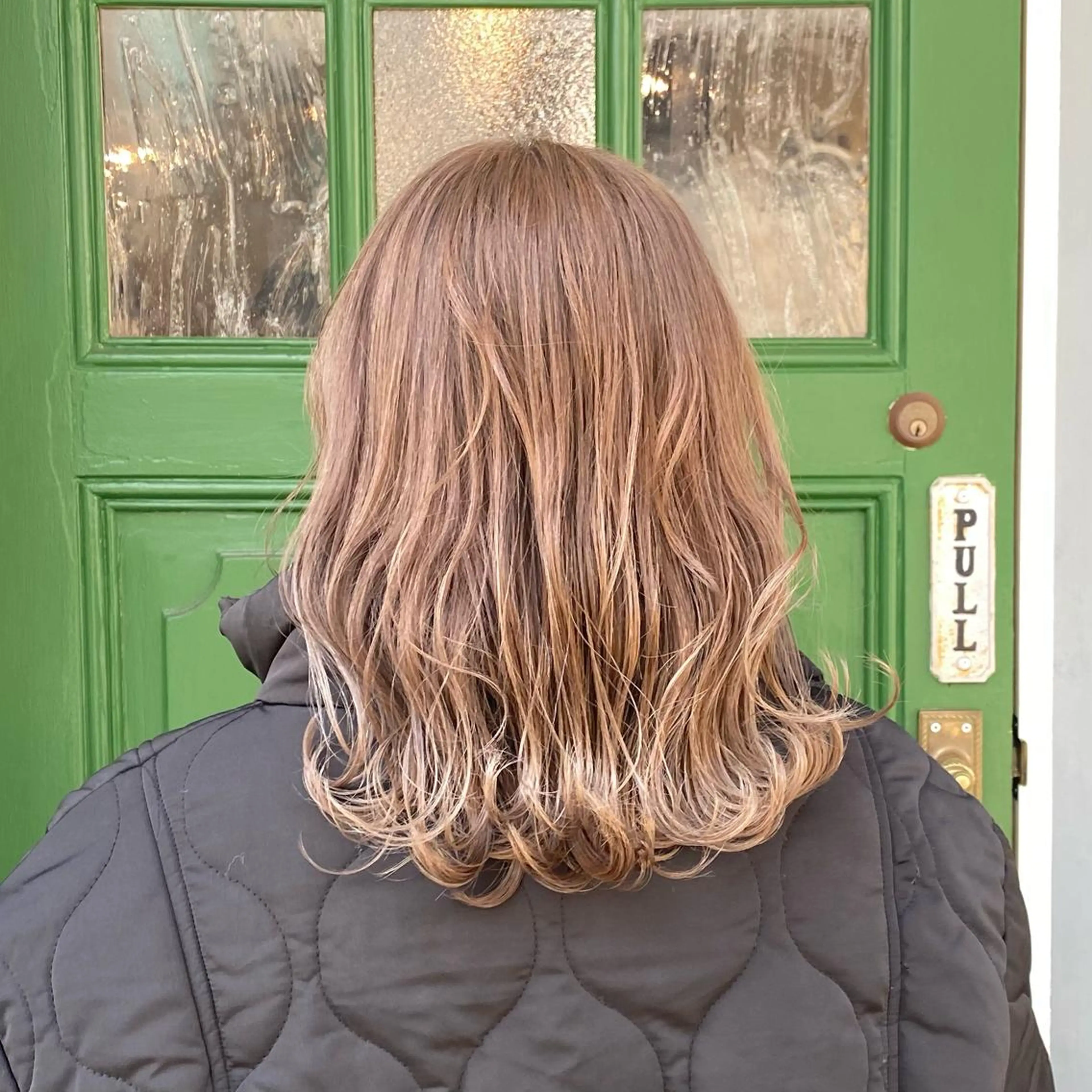 ミディアム カラー アディクシーカラー ブリーチ ケアブリーチ 透明感カラー カット ヘアカラー トリートメント BRITS 渡辺 菜々子のヘアスタイル