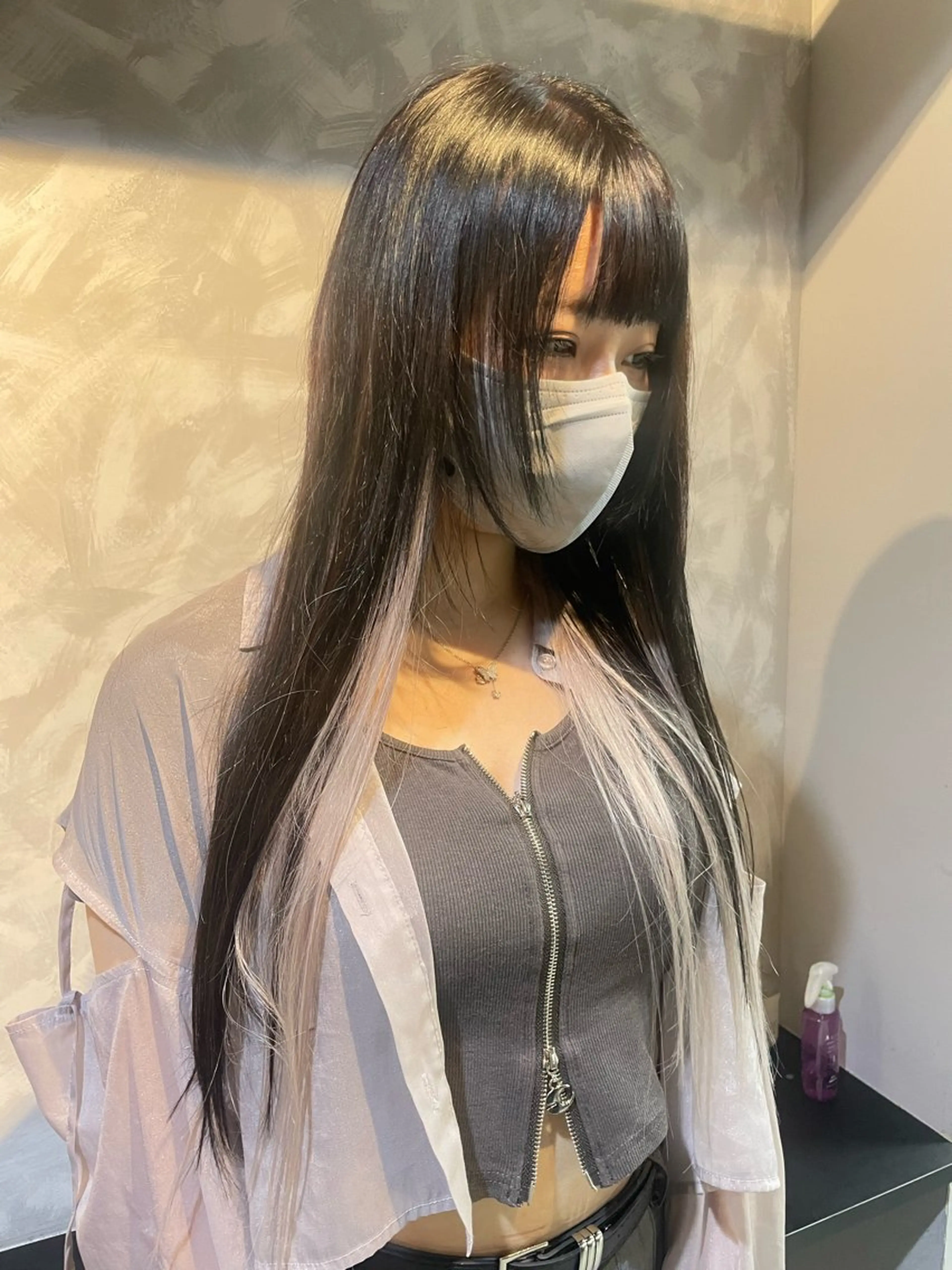 セミロング ケアブリーチ/ エクステ/レイヤーのヘアスタイル