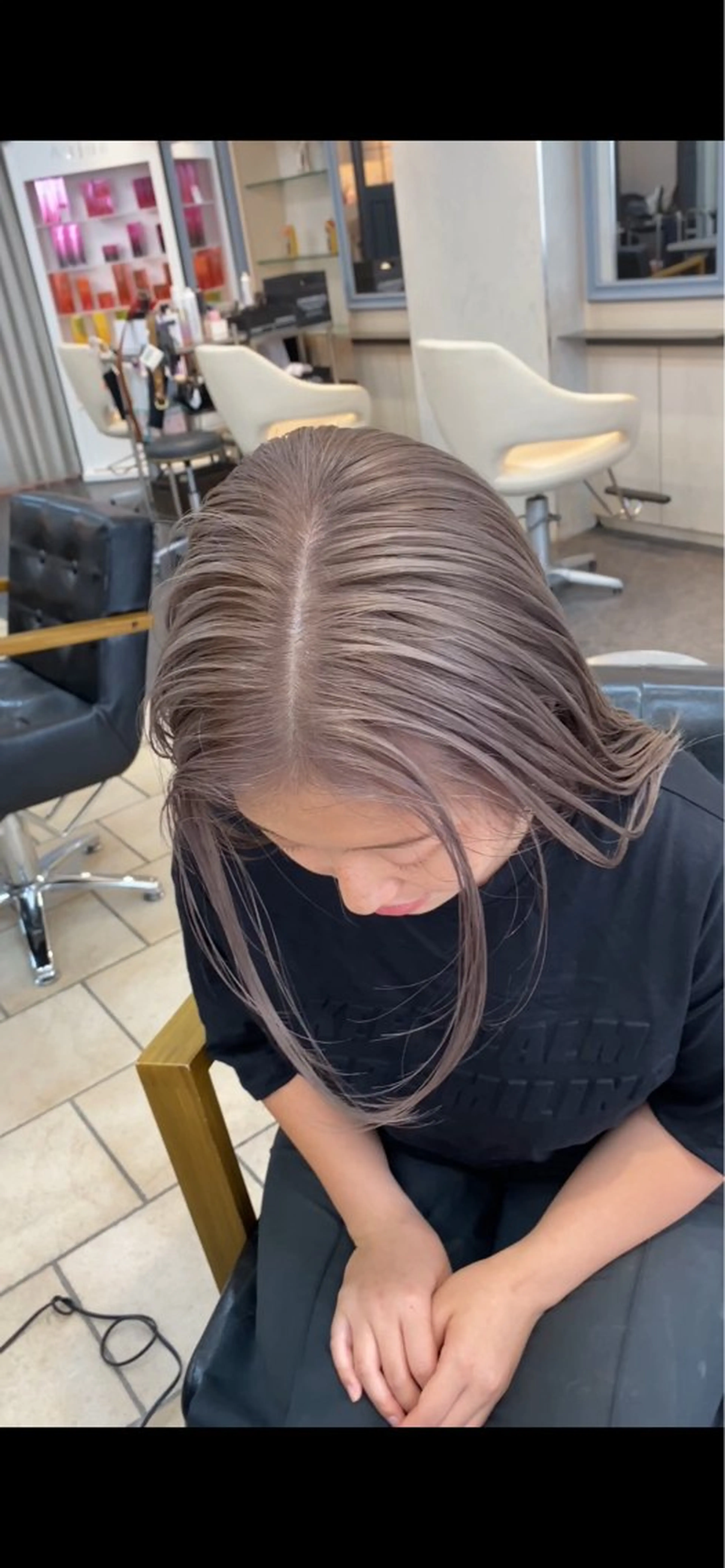 ロング カラー グレージュ ミルクティーグレージュ ✨原宿ハイトーン ブリーチ職人菊池のヘアスタイル