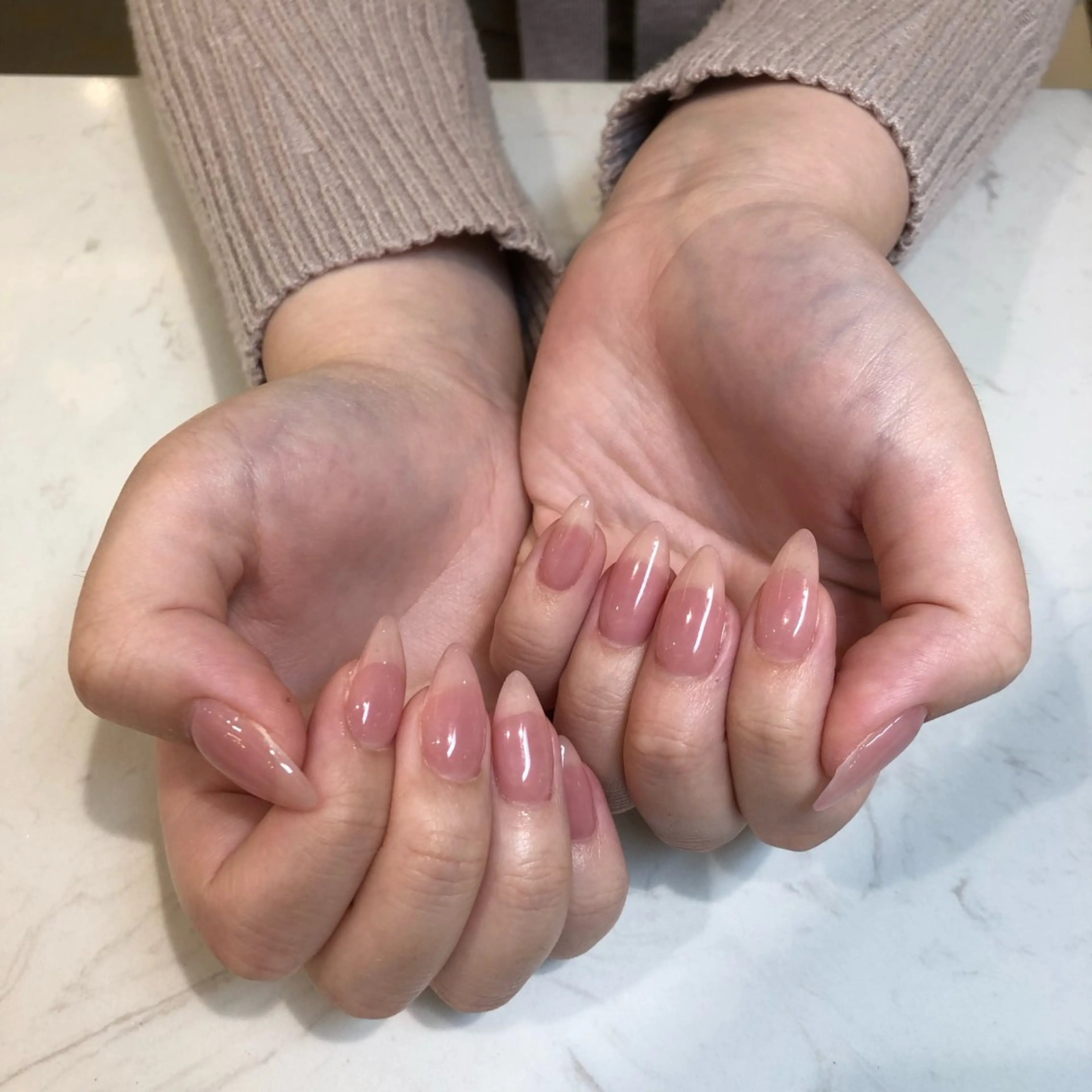 ネイル Raviy  新宿店所属・わたなべ あやかのネイルデザイン