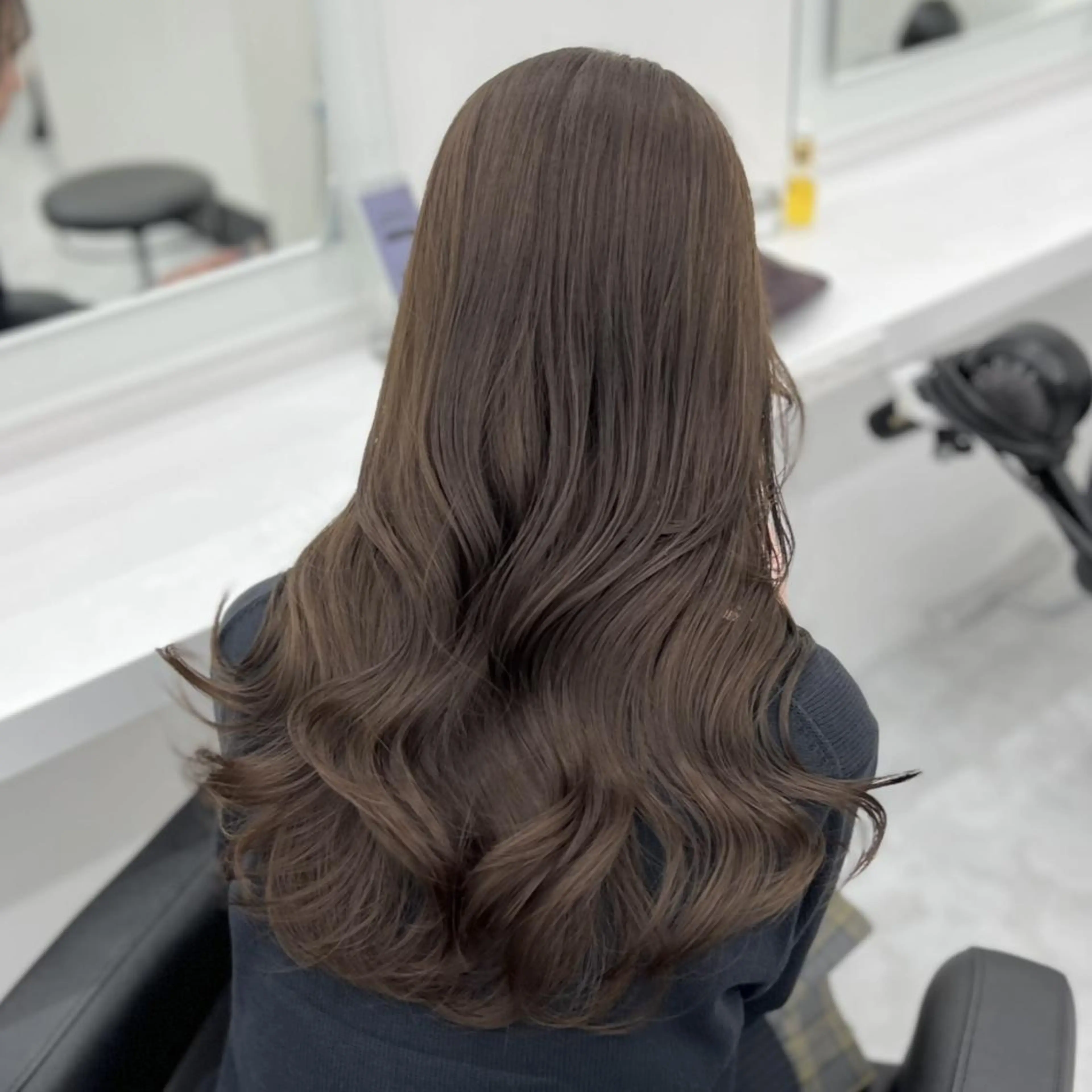 カラー 🪡透明感レイヤ ー🪡渋谷美容室🫧のヘアスタイル