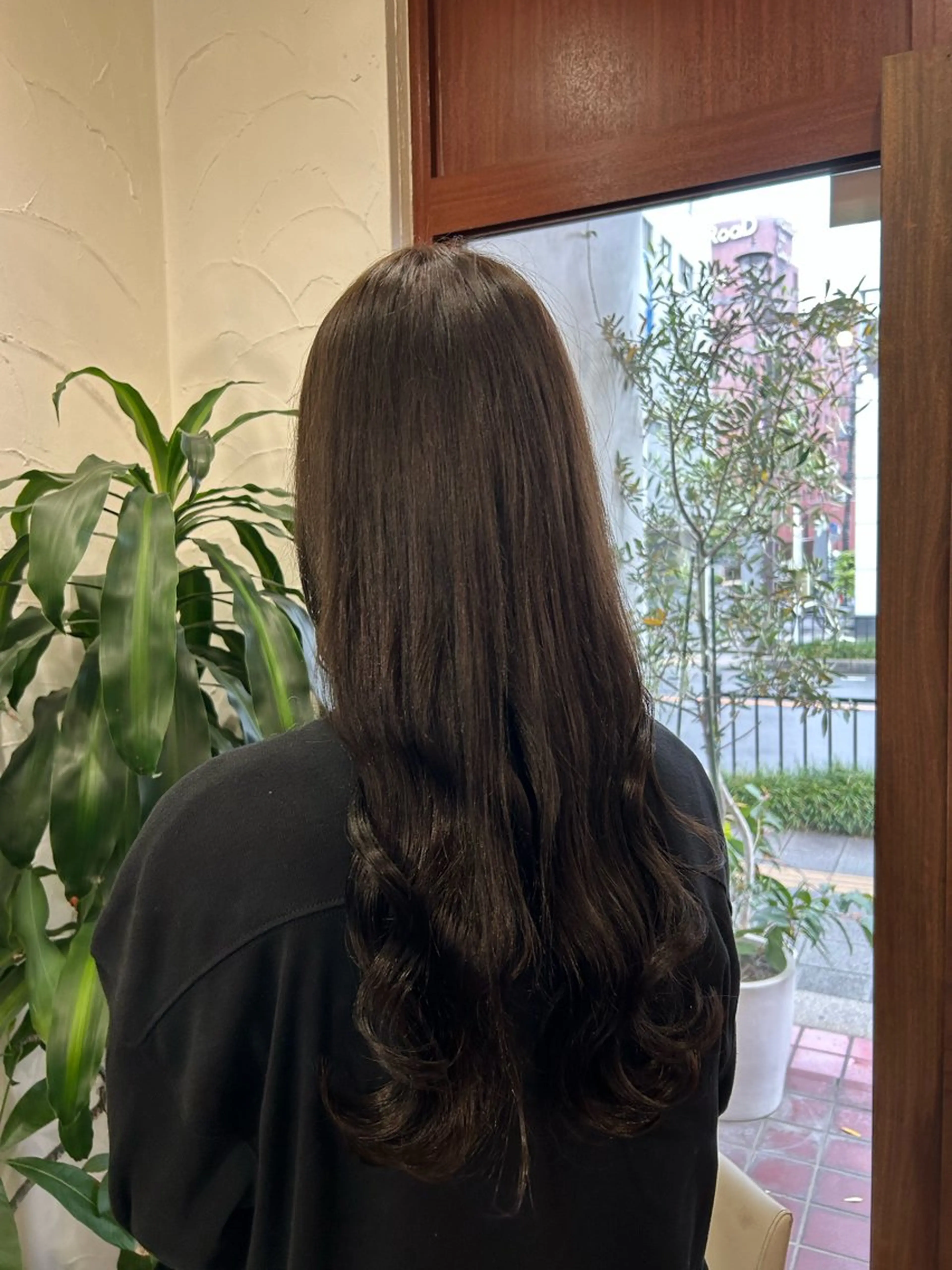 ロング カラー 岩田 ひよりのヘアスタイル