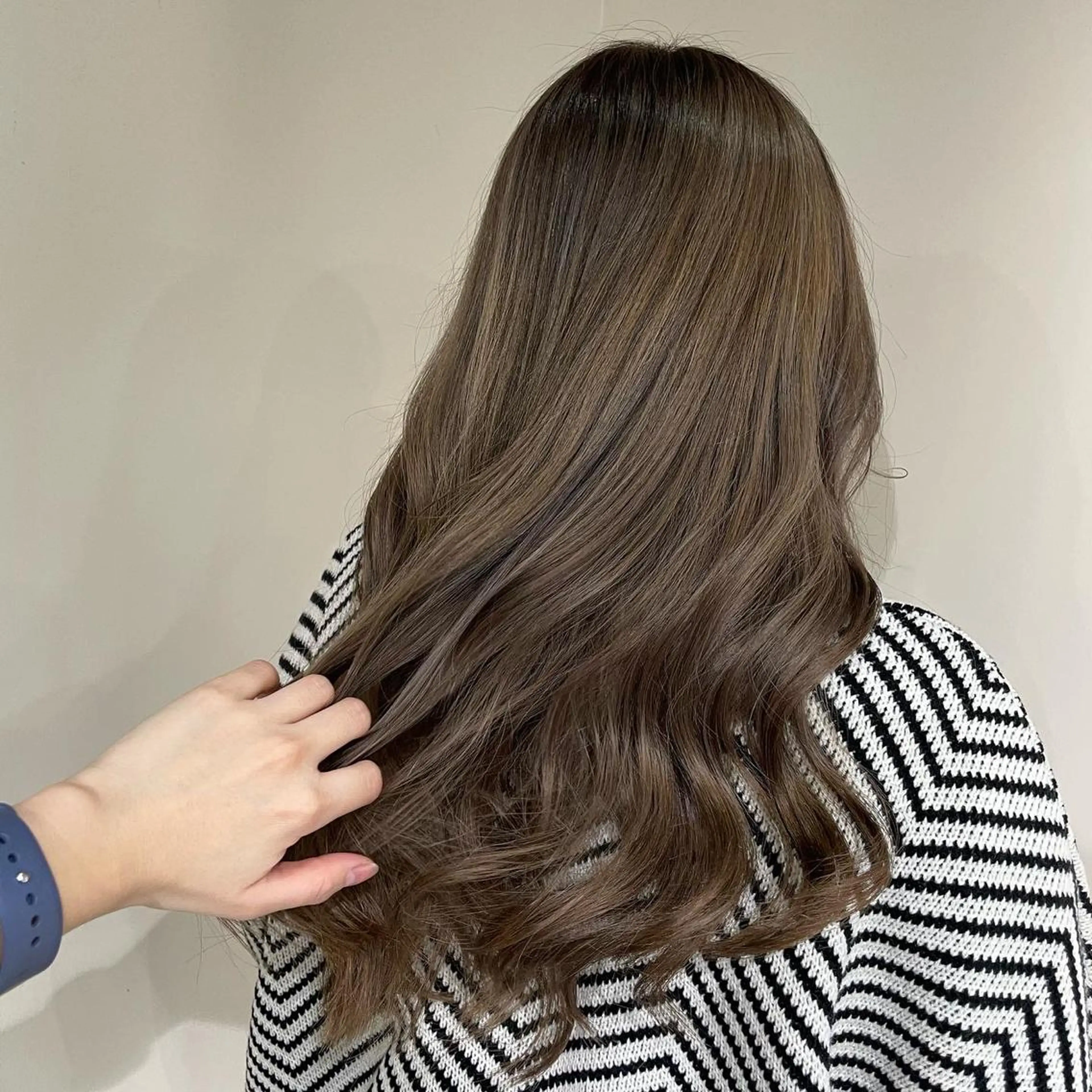 セミロング カラー ハイライトカラー ハイライト 🦋美髪／エクステ 🦋アベイクミのヘアスタイル
