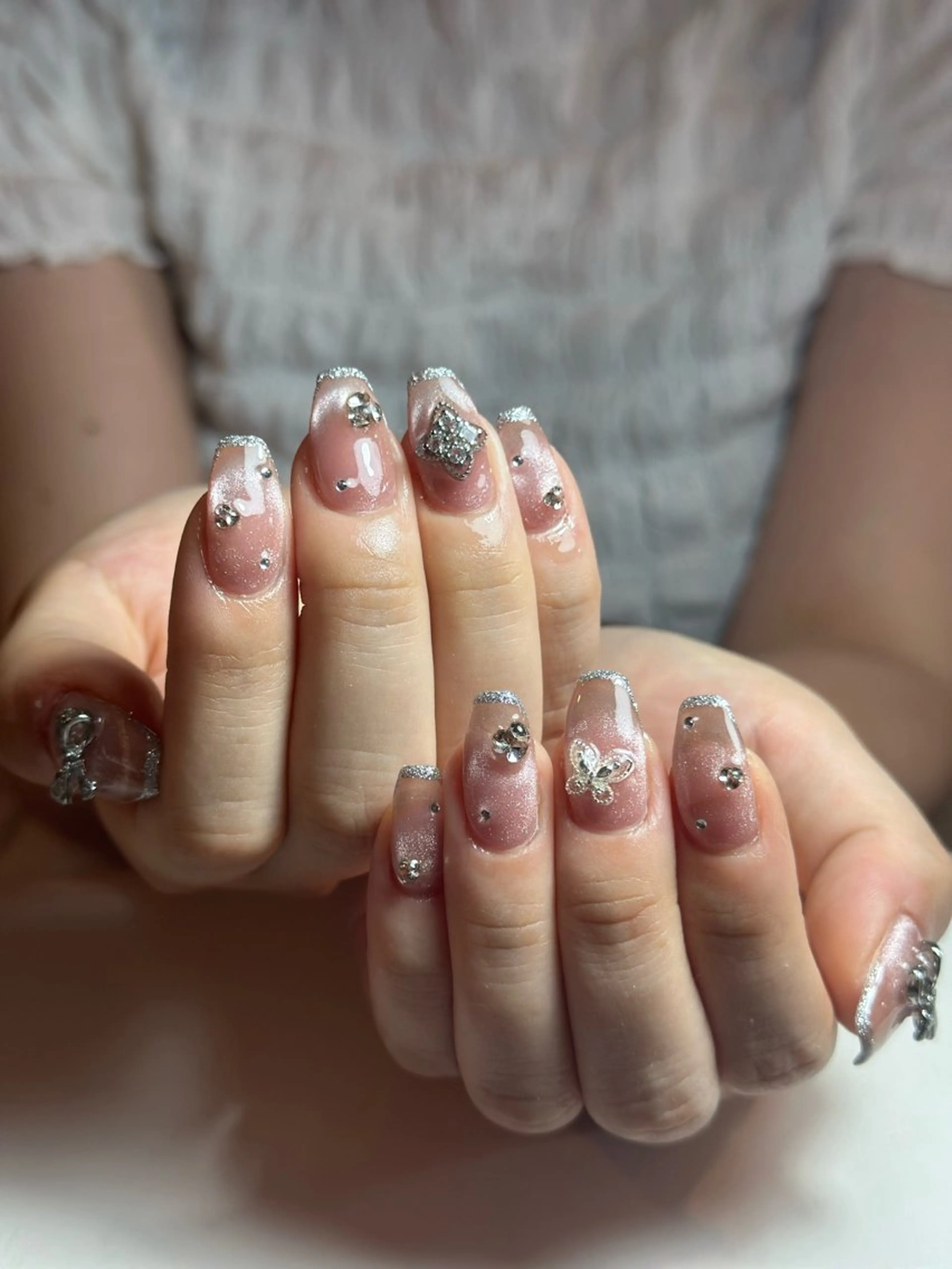 ネイル チークネイル フレンチネイル グラデーション キラキラネイル 韓国ネイル ハンドネイル RAMU_Nail 池袋店のネイルデザイン