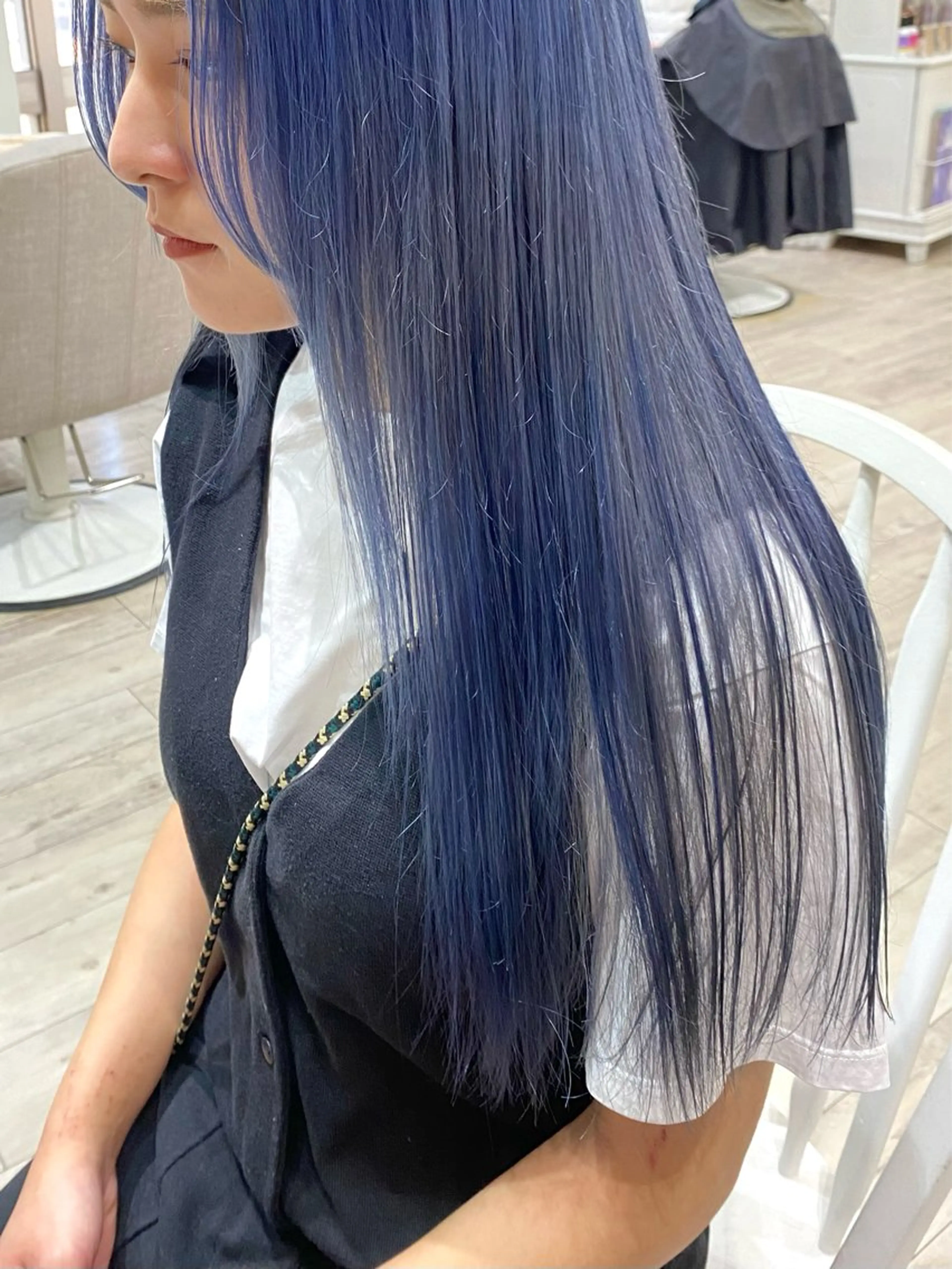 ロング カラー ブリーチ ブロンド ブルーカラー カット ヘアカラー トリートメント Eliss 堀江所属・暖色カラー🎀 門内 梨真のヘアスタイル