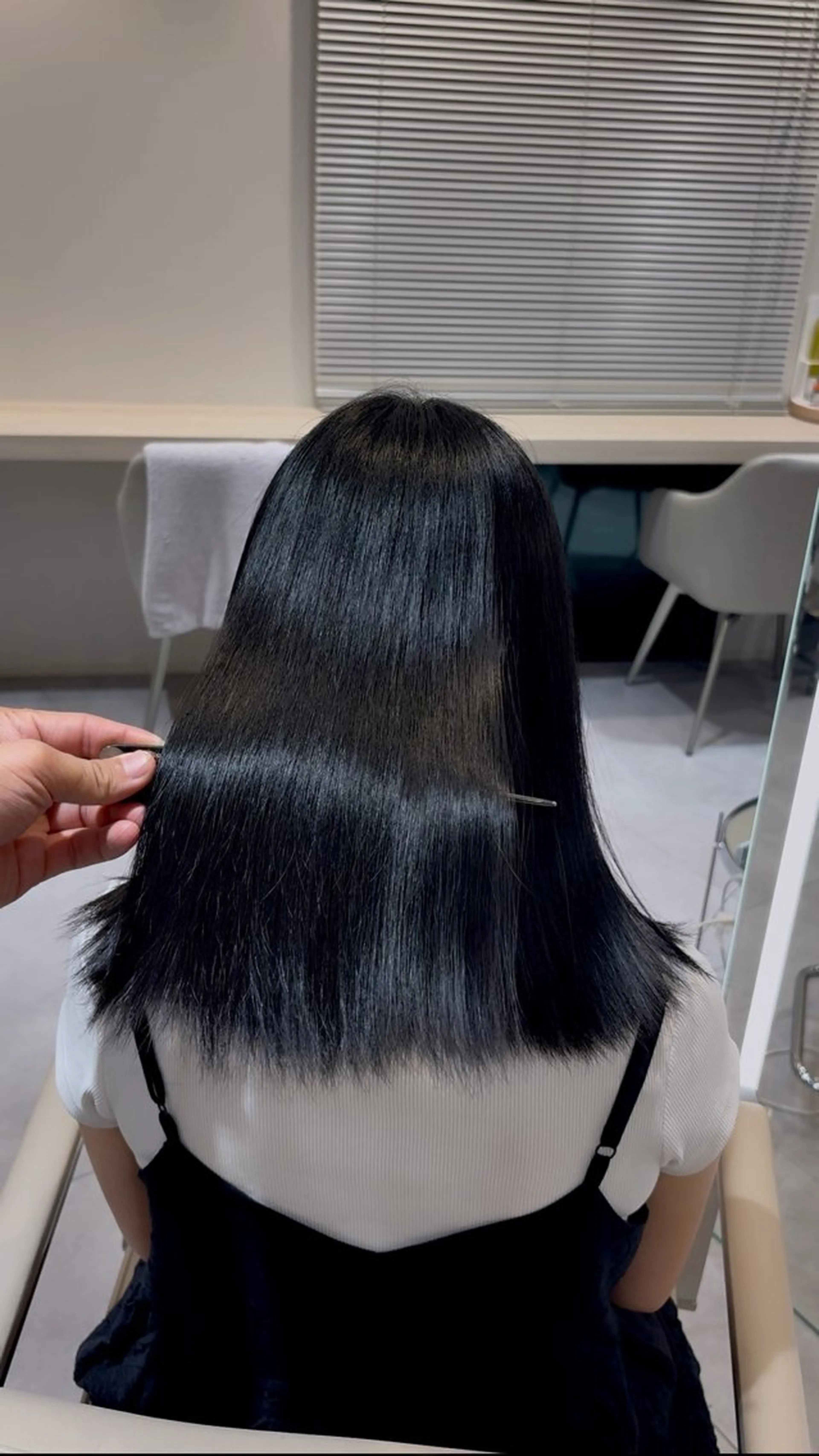 カラー 山中 萌百花のヘアスタイル