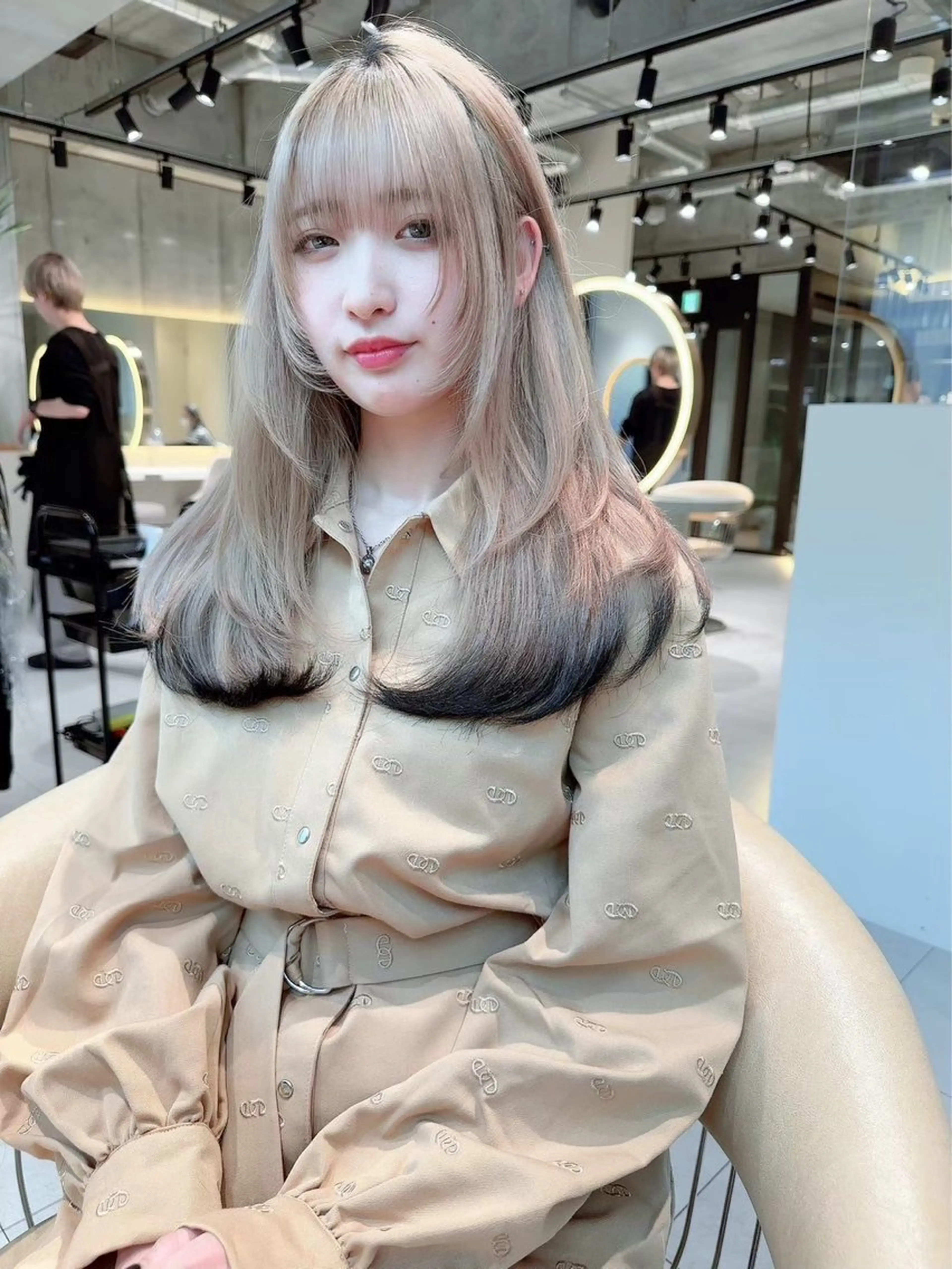 セミロング カラー ダブルカラー 韓国ヘアKYONのヘアスタイル