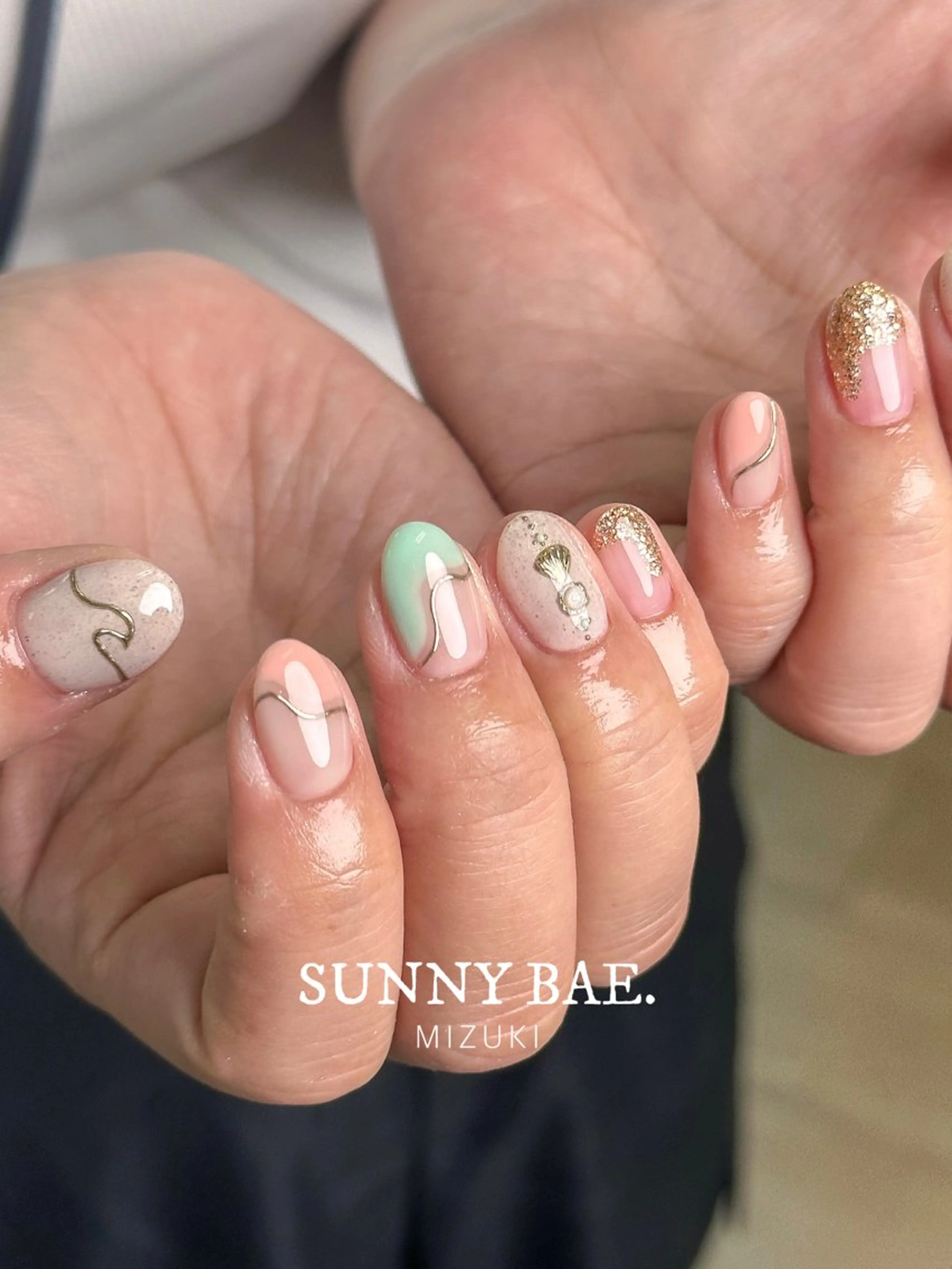 ネイル フレンチネイル ジェルネイル ミラーネイル 夏ネイル ハンドネイル SUNNY BAE. 🌼MIZUKIのネイルデザイン
