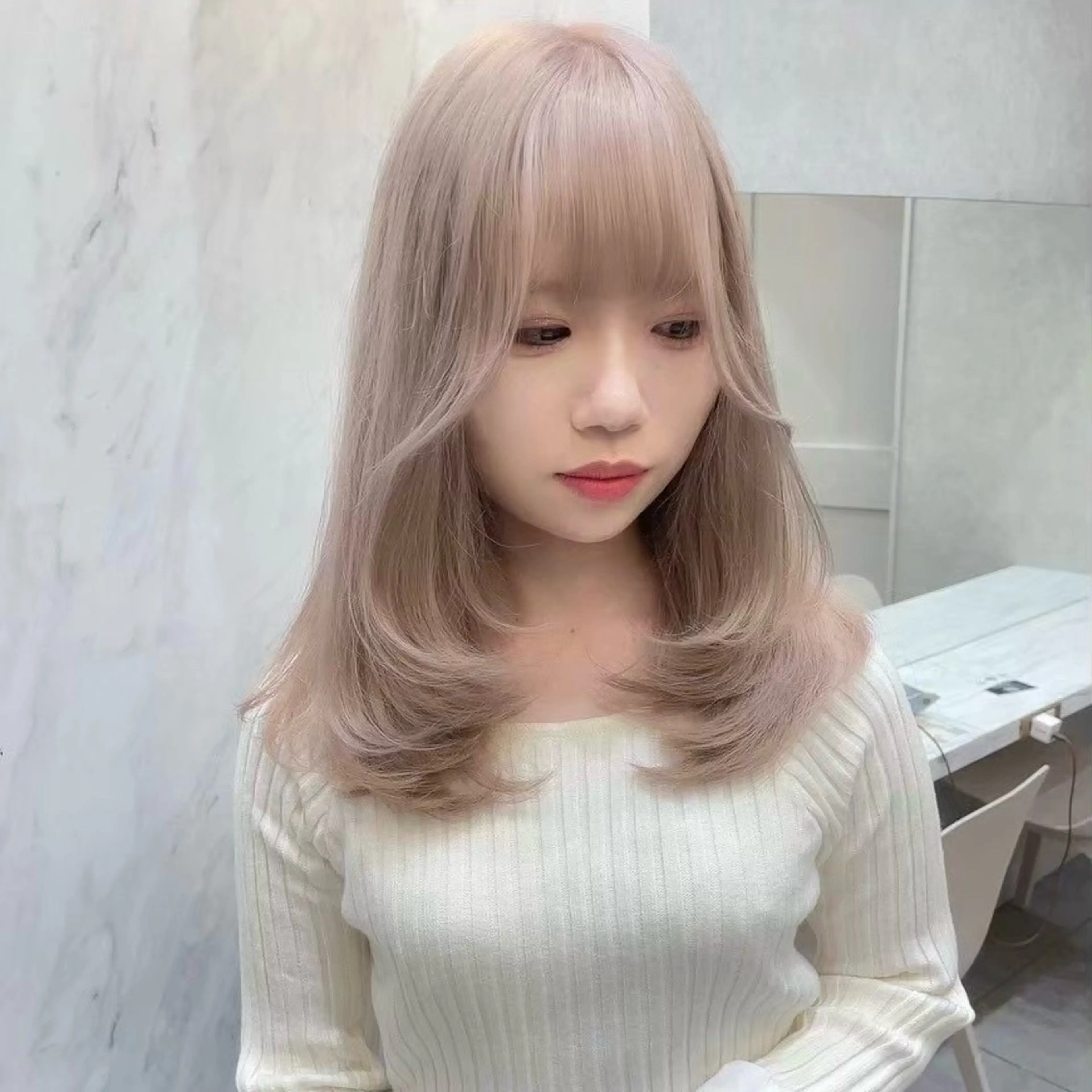 ミディアム カラー ヘアカラー トリートメント Lond Le'a /ハイトーンカラーのヘアスタイル