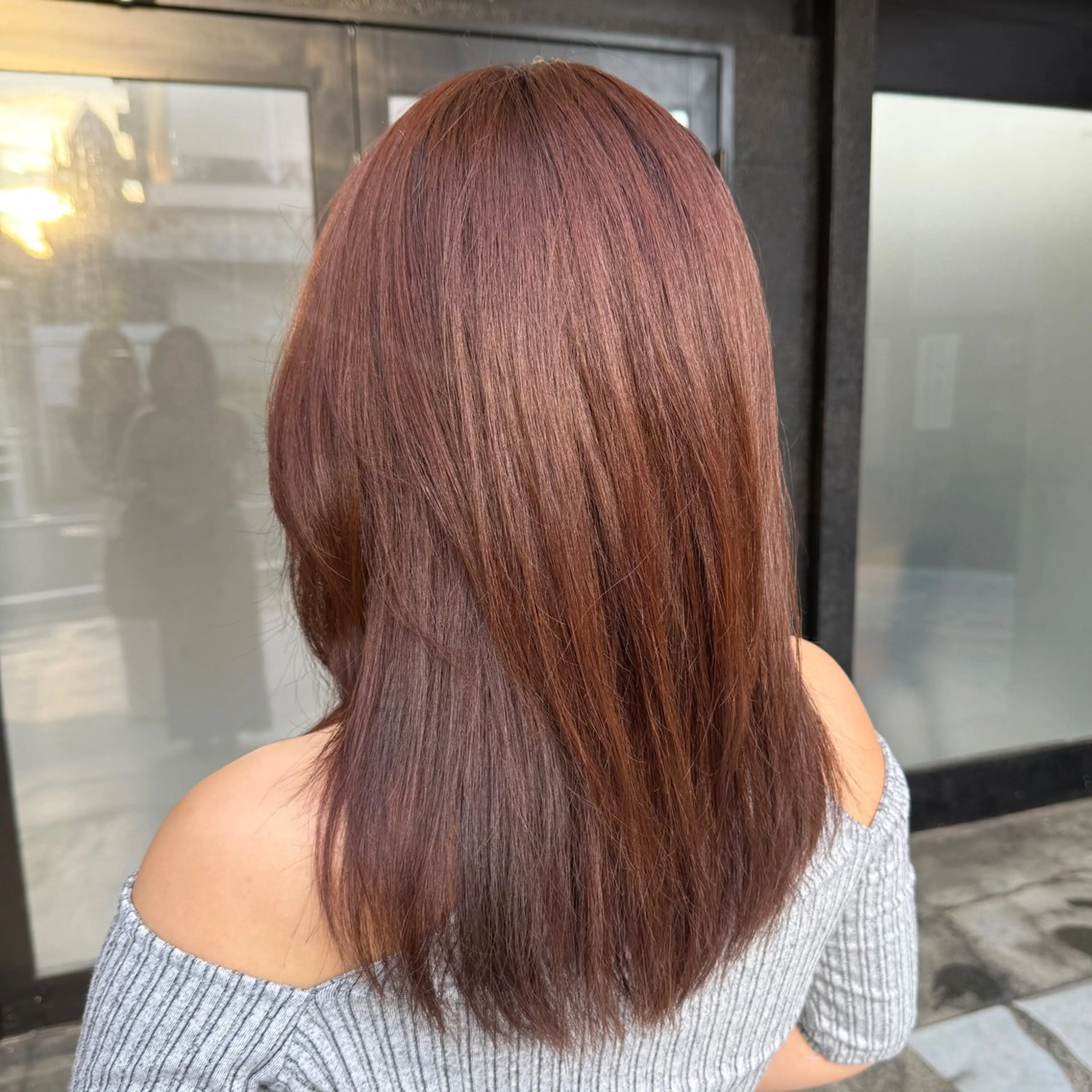 セミロング カラー カット ヘアカラー トリートメント 透明感カラー/パーマ 🌀アオノアユミのヘアスタイル