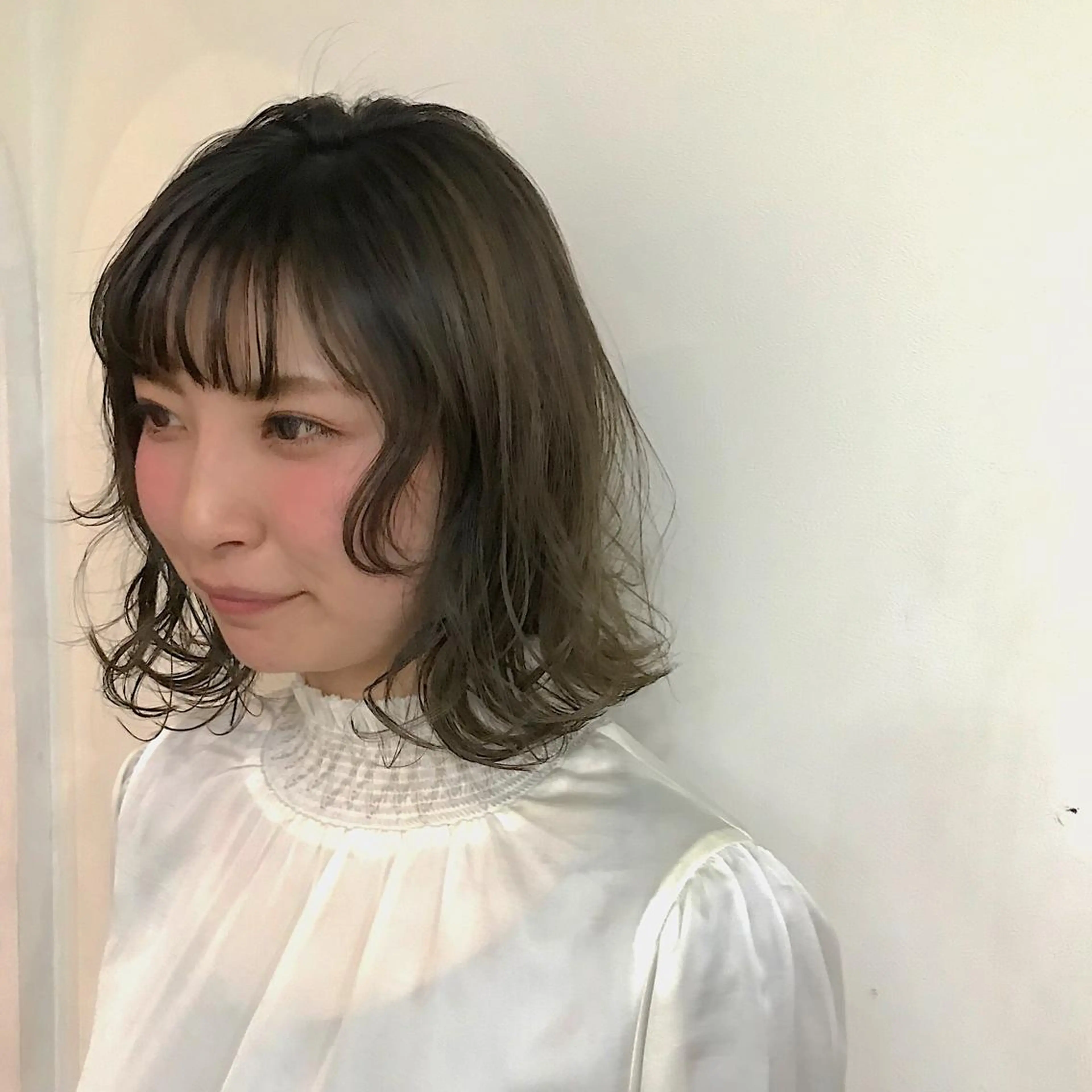 ミディアム カラー ヘアカラー トリートメント レイヤー/顔周り /AKARIのヘアスタイル