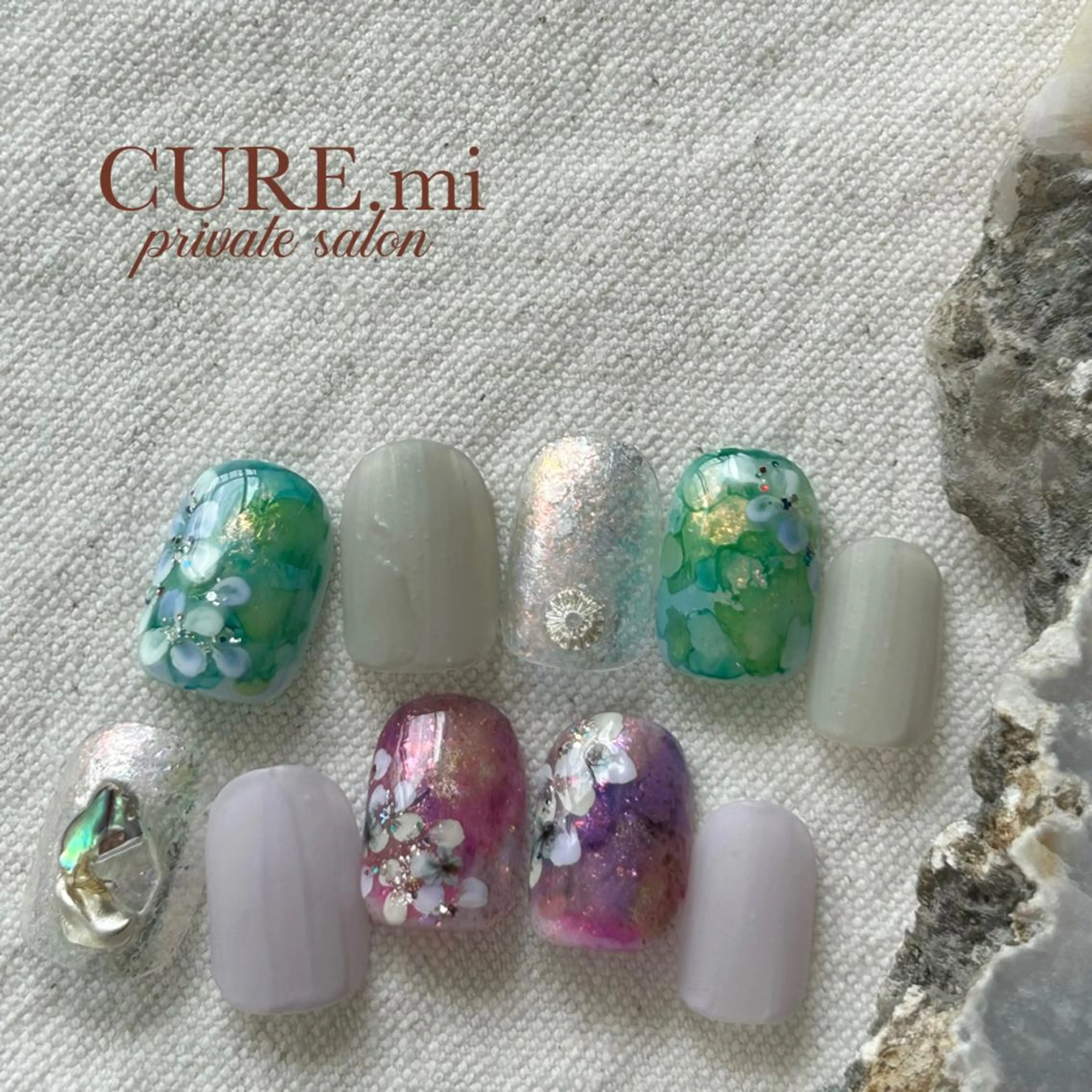 ネイル フラワーネイル ハンドネイル ハンドケア CURE.mi所属・伊藤 美香のネイルデザイン
