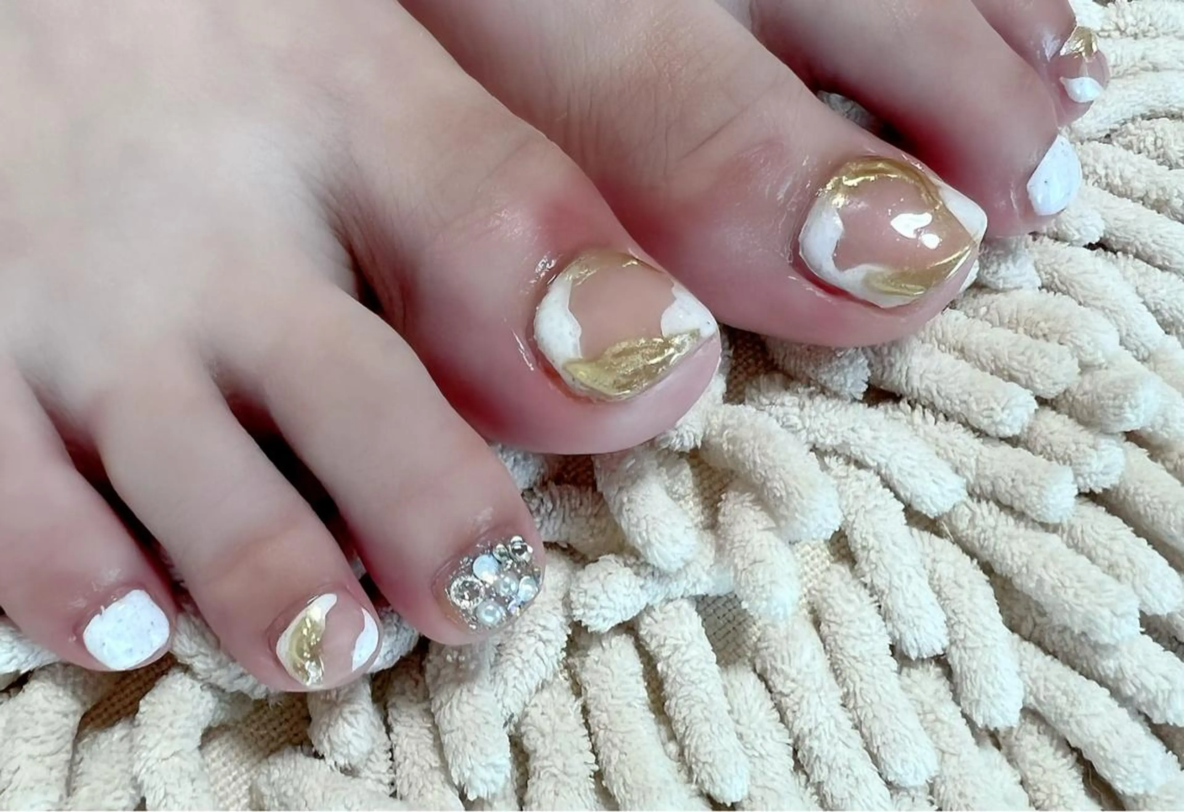 ネイル フットネイル t. yoshizawaのネイルデザイン