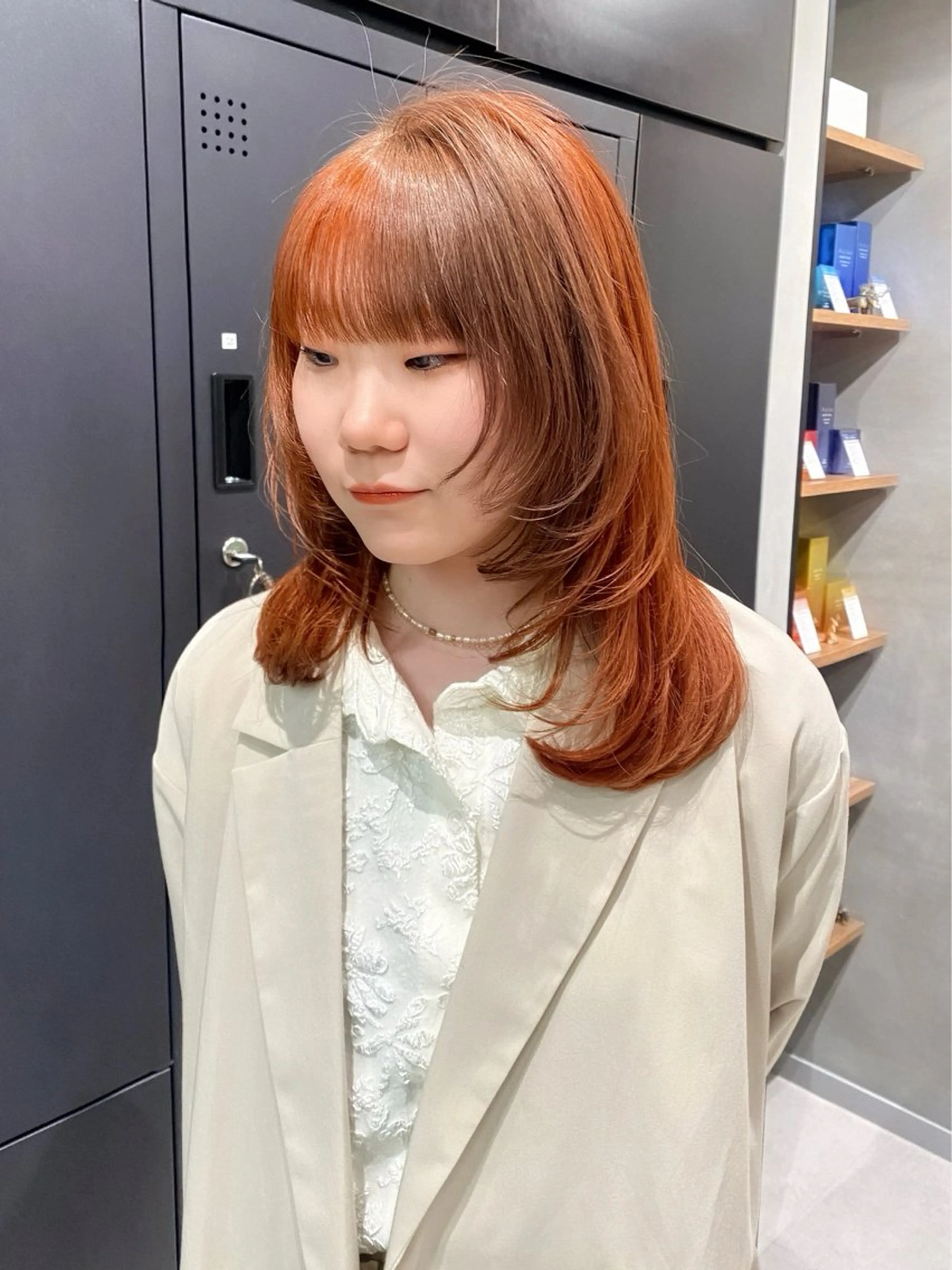 ミディアム カラー ベージュカラー ブリーチ ブロンド ケアブリーチ 透明感カラー 銀座メンズNo1🦚 ブリーチ🌿レイヤーのヘアスタイル