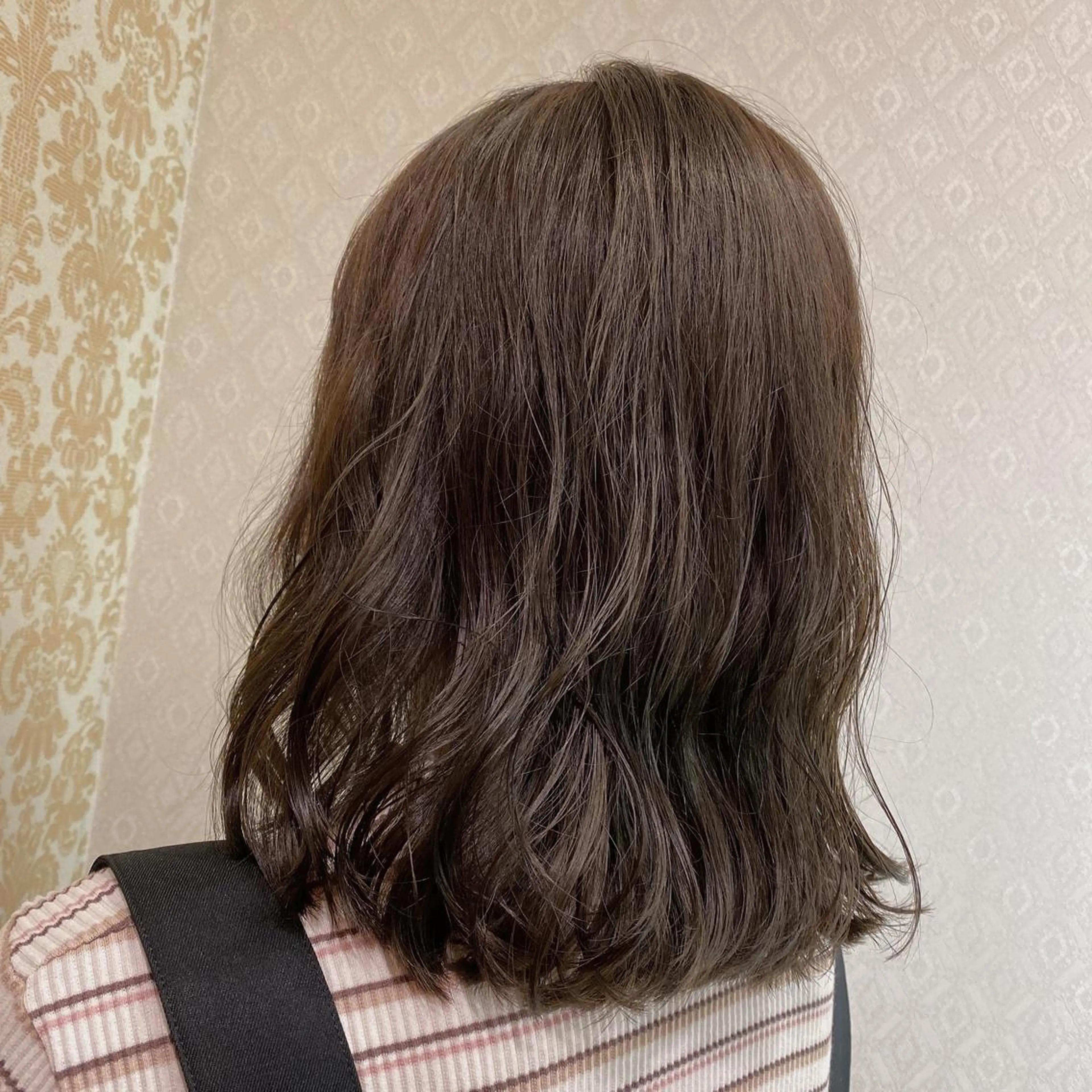 ミディアム カラー 【育休中】EARTH 荒井店HARUNAのヘアスタイル