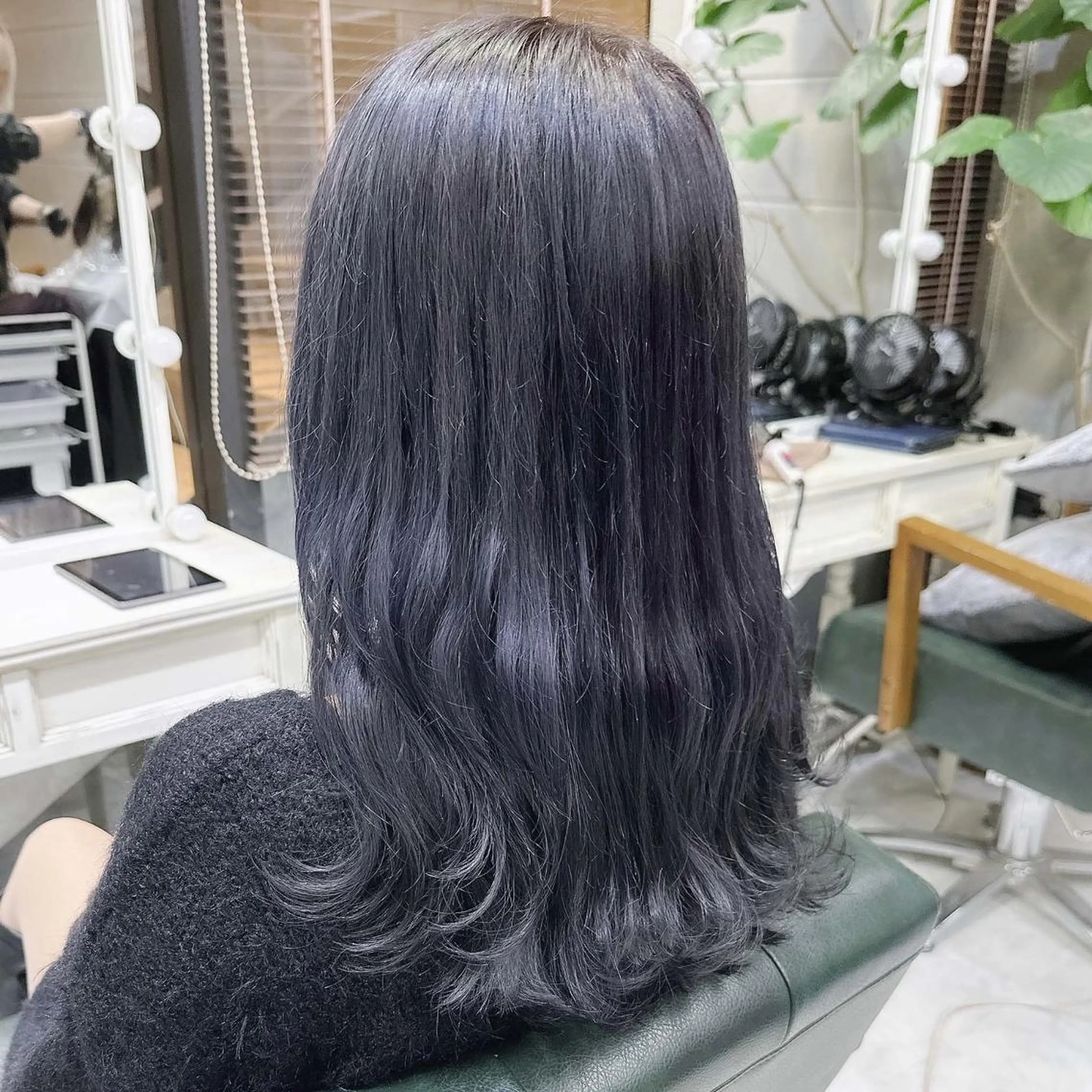 ロング カラー ブリーチ ブルーカラー ブルージュ デザインカラー グレージュ ヘアカラー トリートメント Days 透明感カラーのヘアスタイル