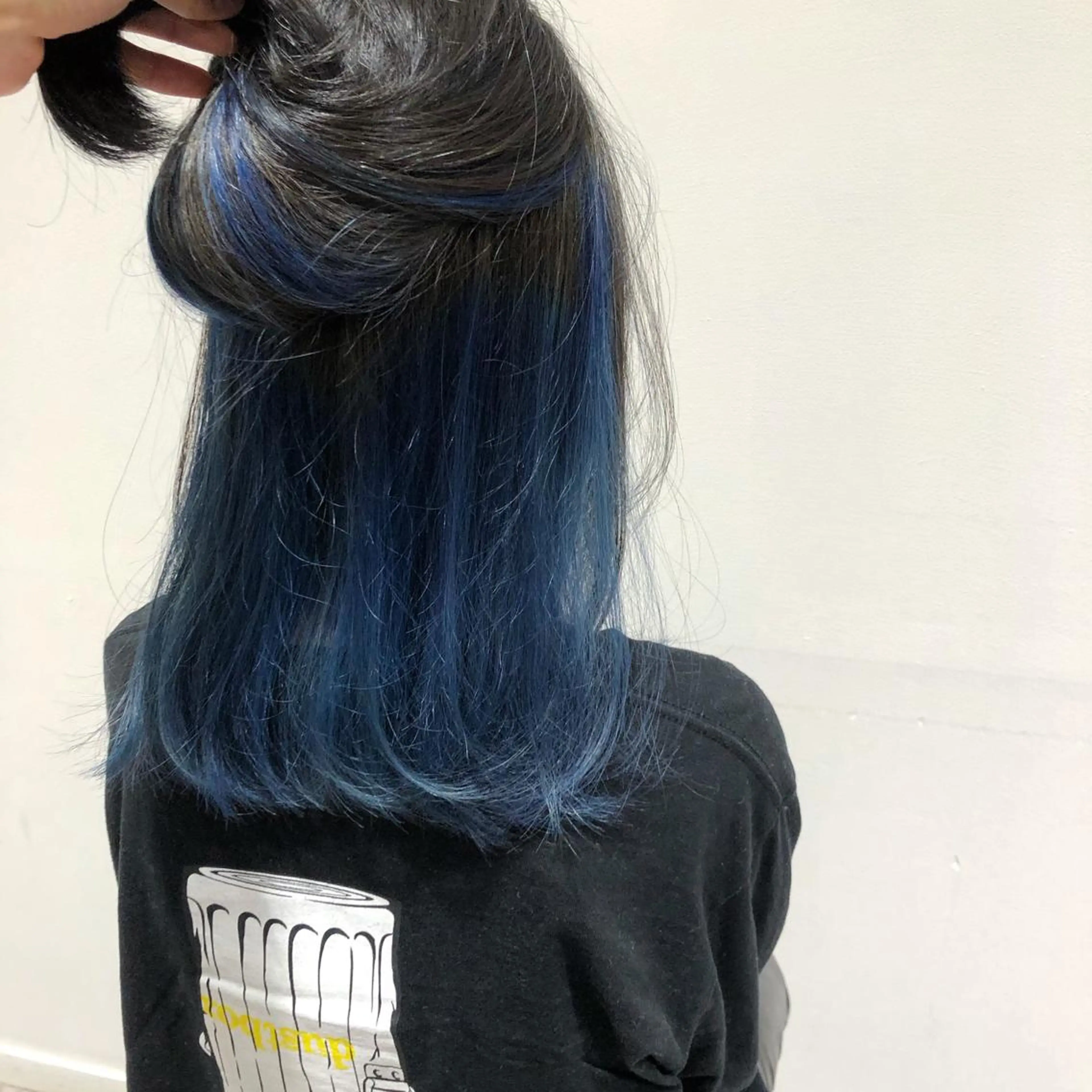 セミロング カラー ブルーカラー インナーカラー wカラー 指名No1かけるのヘアスタイル