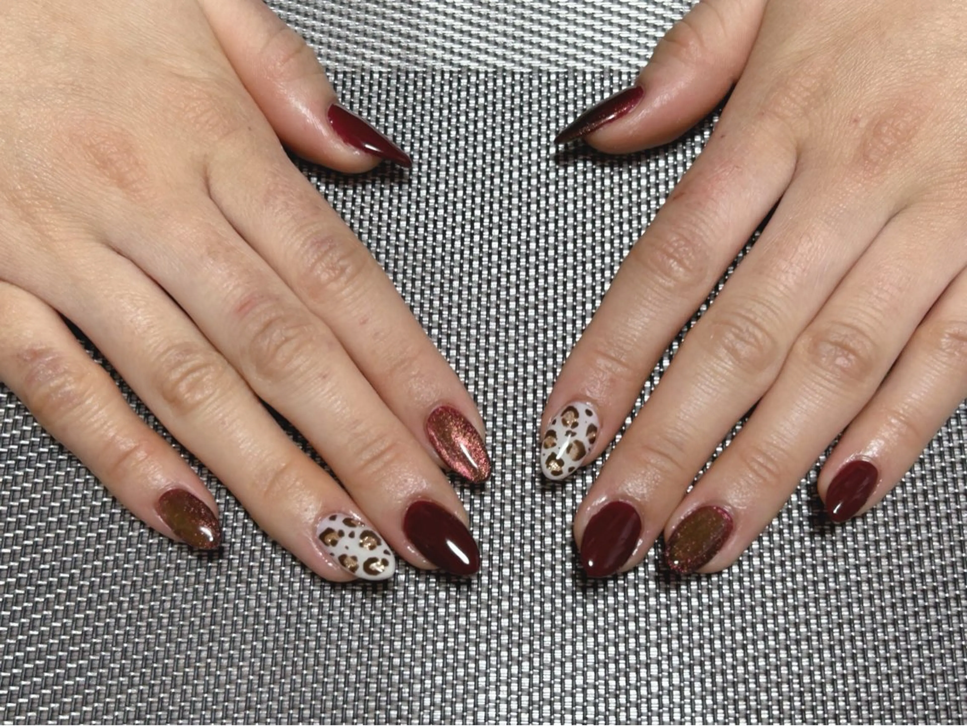 ネイル アニマル柄 ボルドー ハンドネイル i nailのネイルデザイン