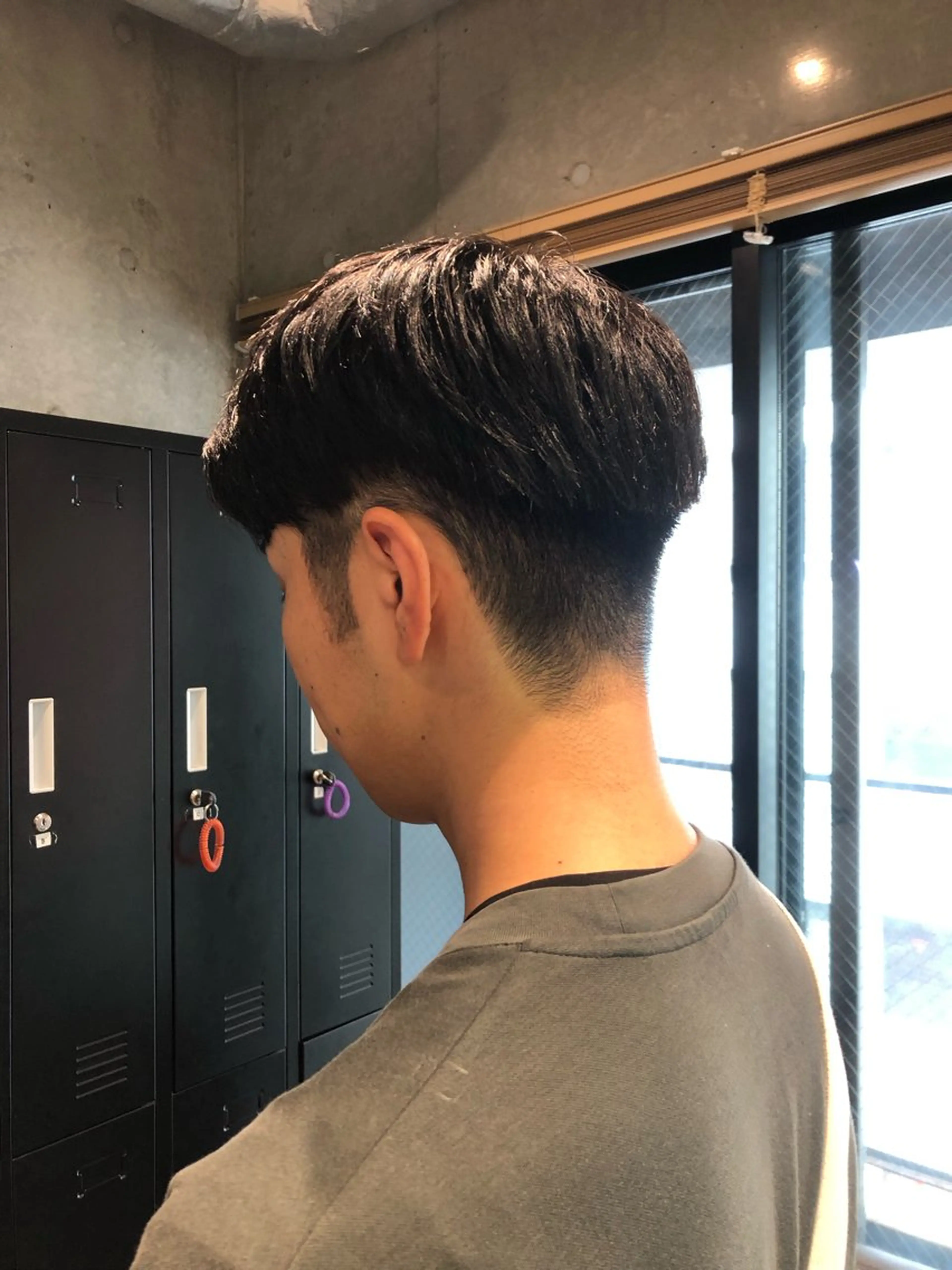 メンズ ツーブロック 🎀縮毛矯正.暗髪 .艶髪🩶ちひろのヘアスタイル