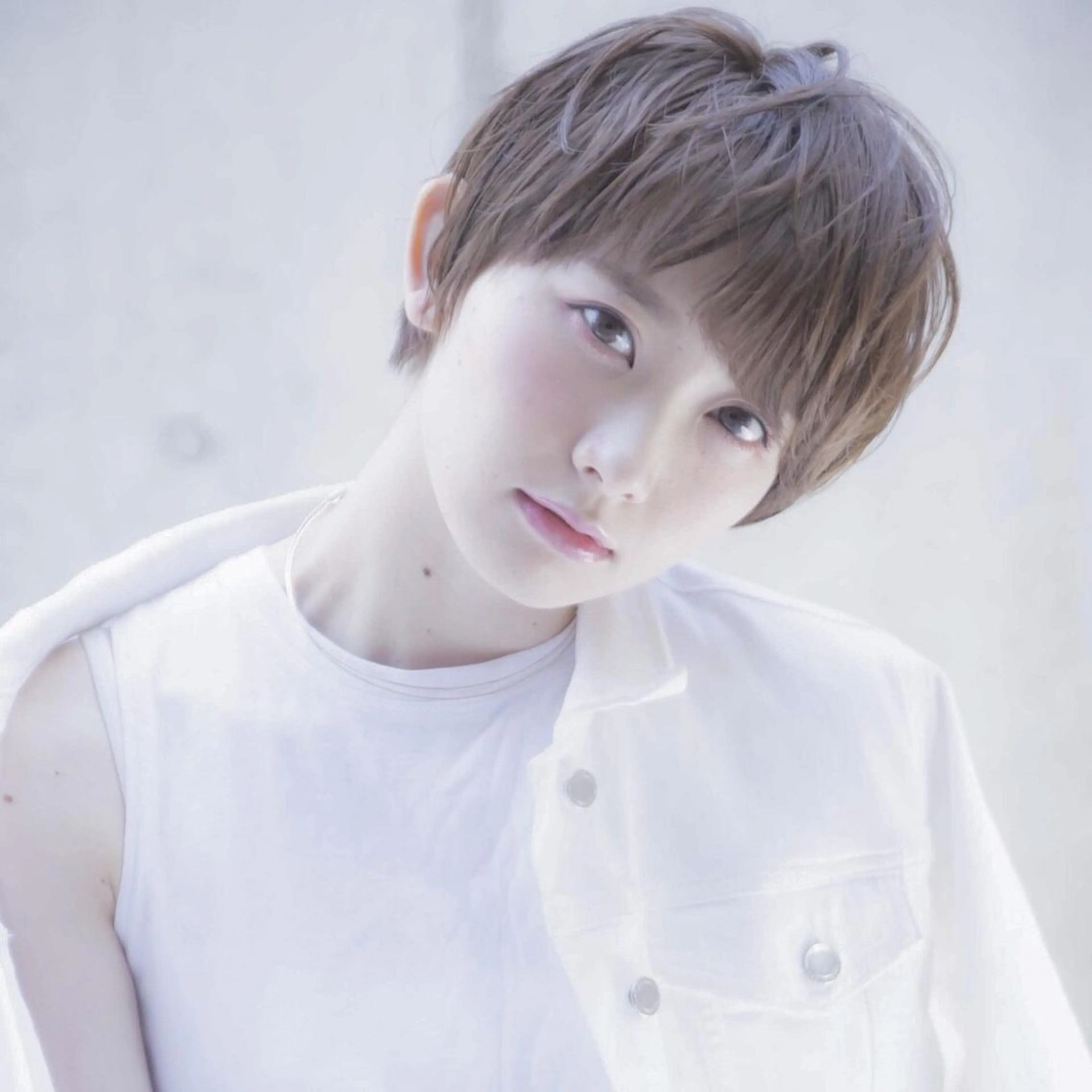 ショート カラー hao所属・西山 頌太のヘアスタイル