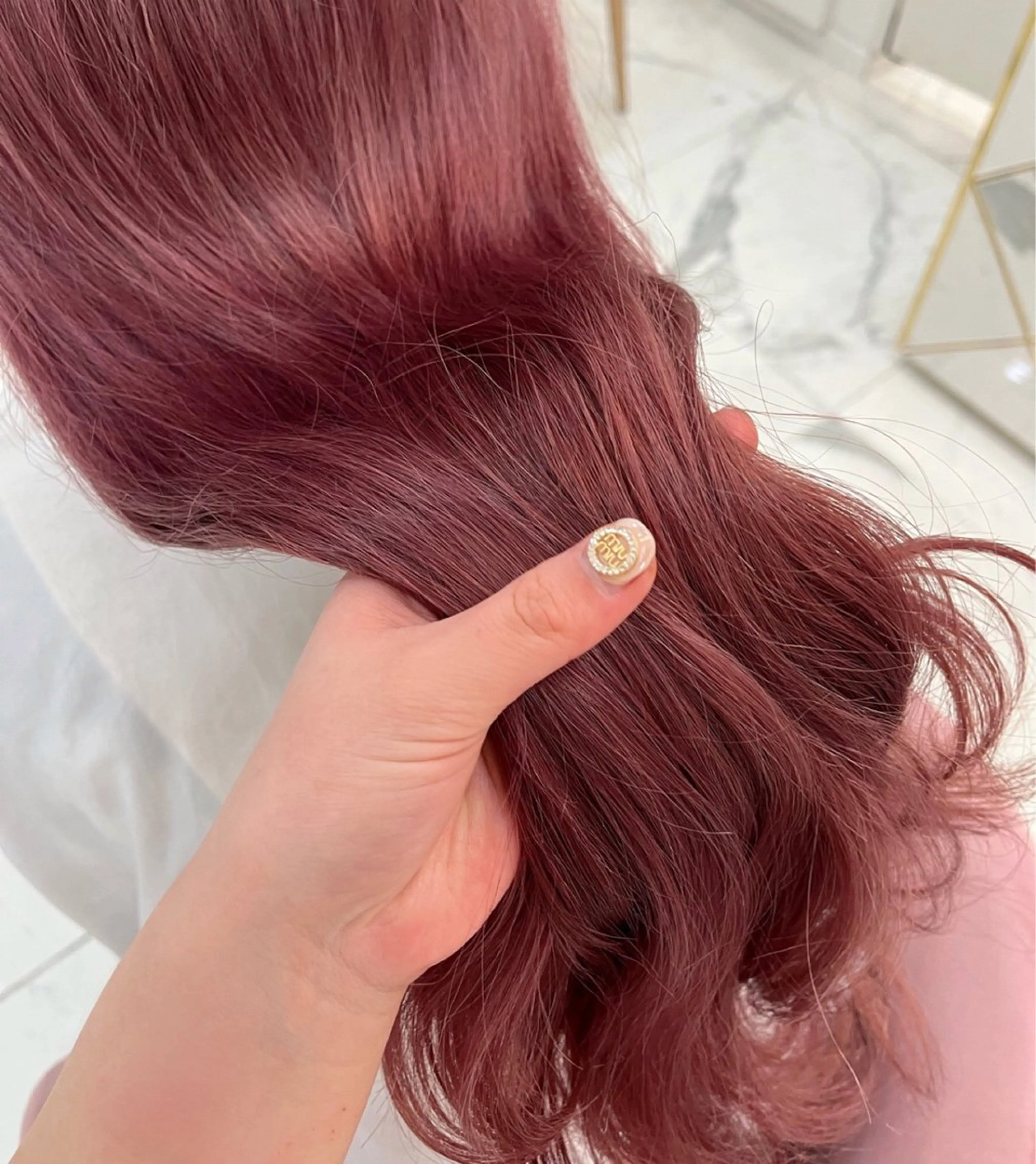 ロング Tinker Lip  ティンカーリップ所属・小林 愛華のヘアスタイル