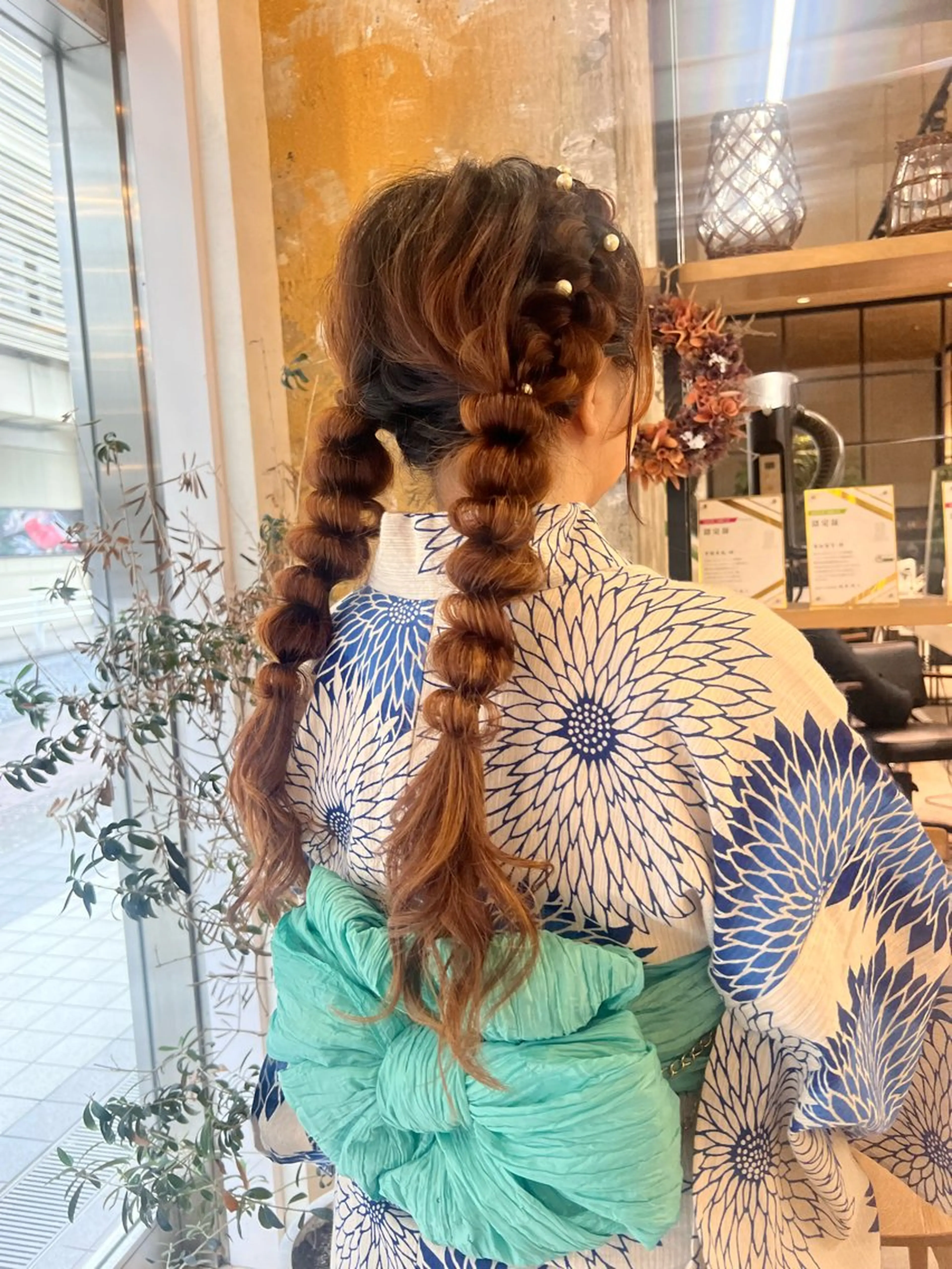 ロング ヘアセット ブリーチカラー 〻髪質改善〻アレンジのヘアスタイル