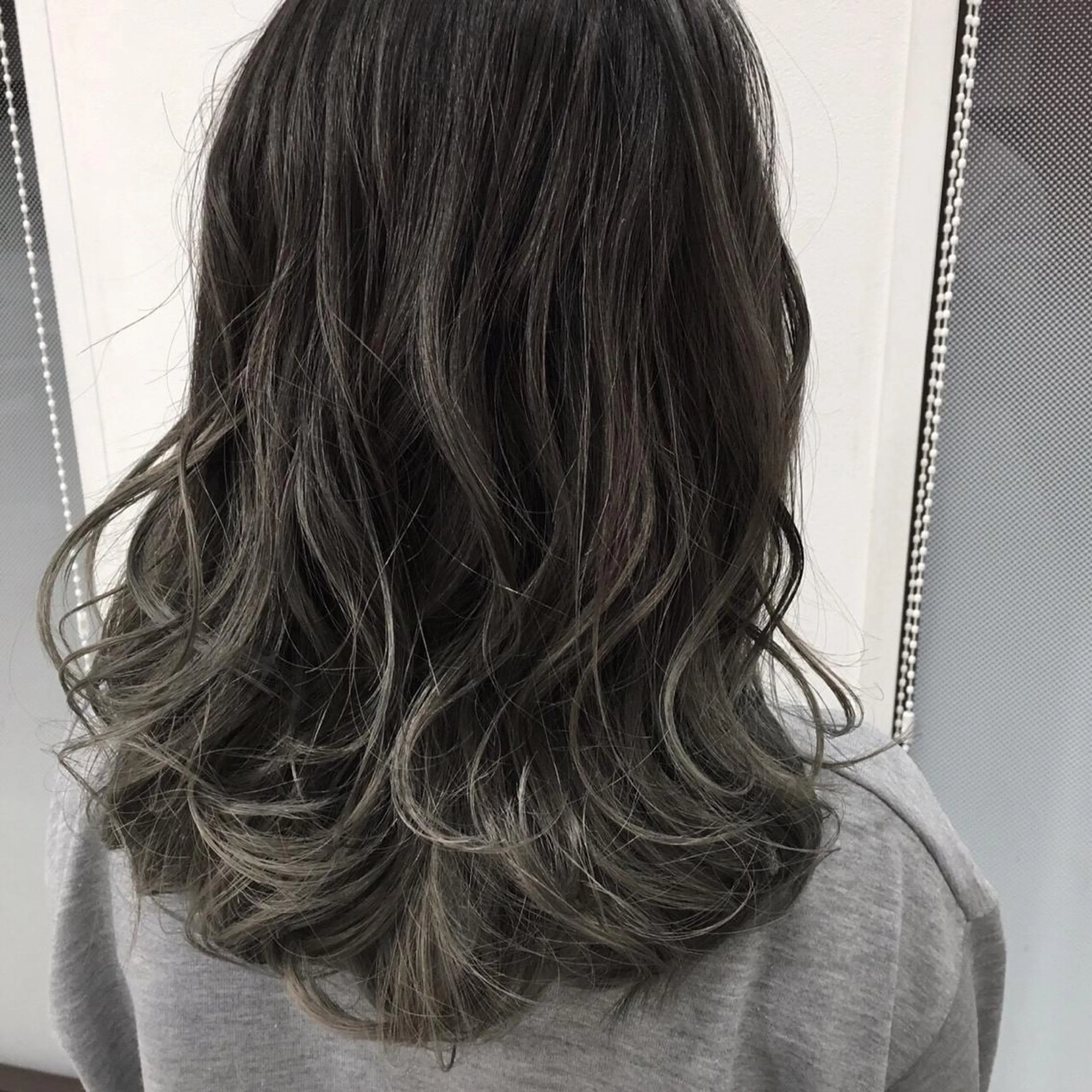 カラー 鈴木 マサアキのヘアスタイル