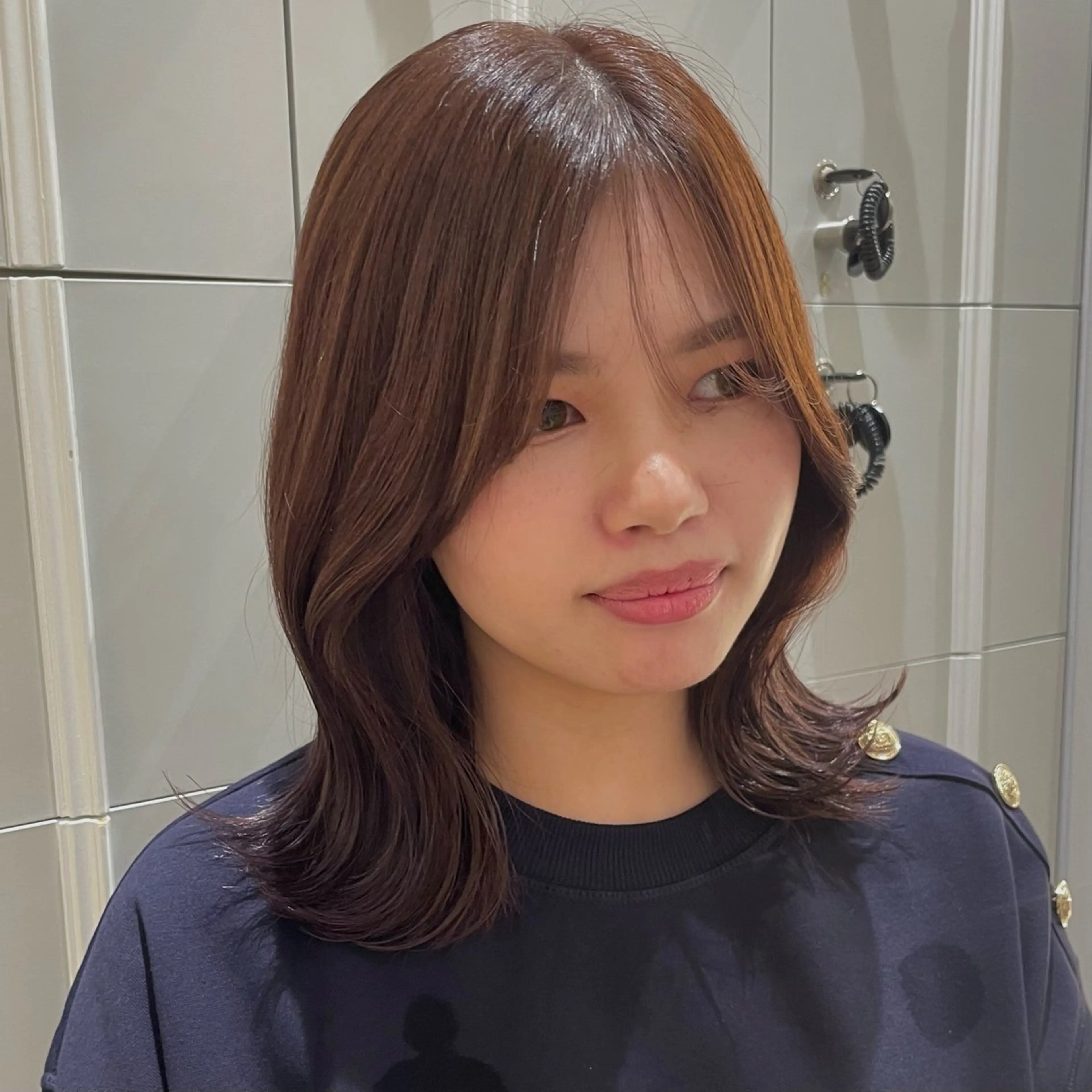 ミディアム カット ヘアカラー トリートメント 🩶赤み消しカラー 🐈‍⬛荻野美思🐾のヘアスタイル