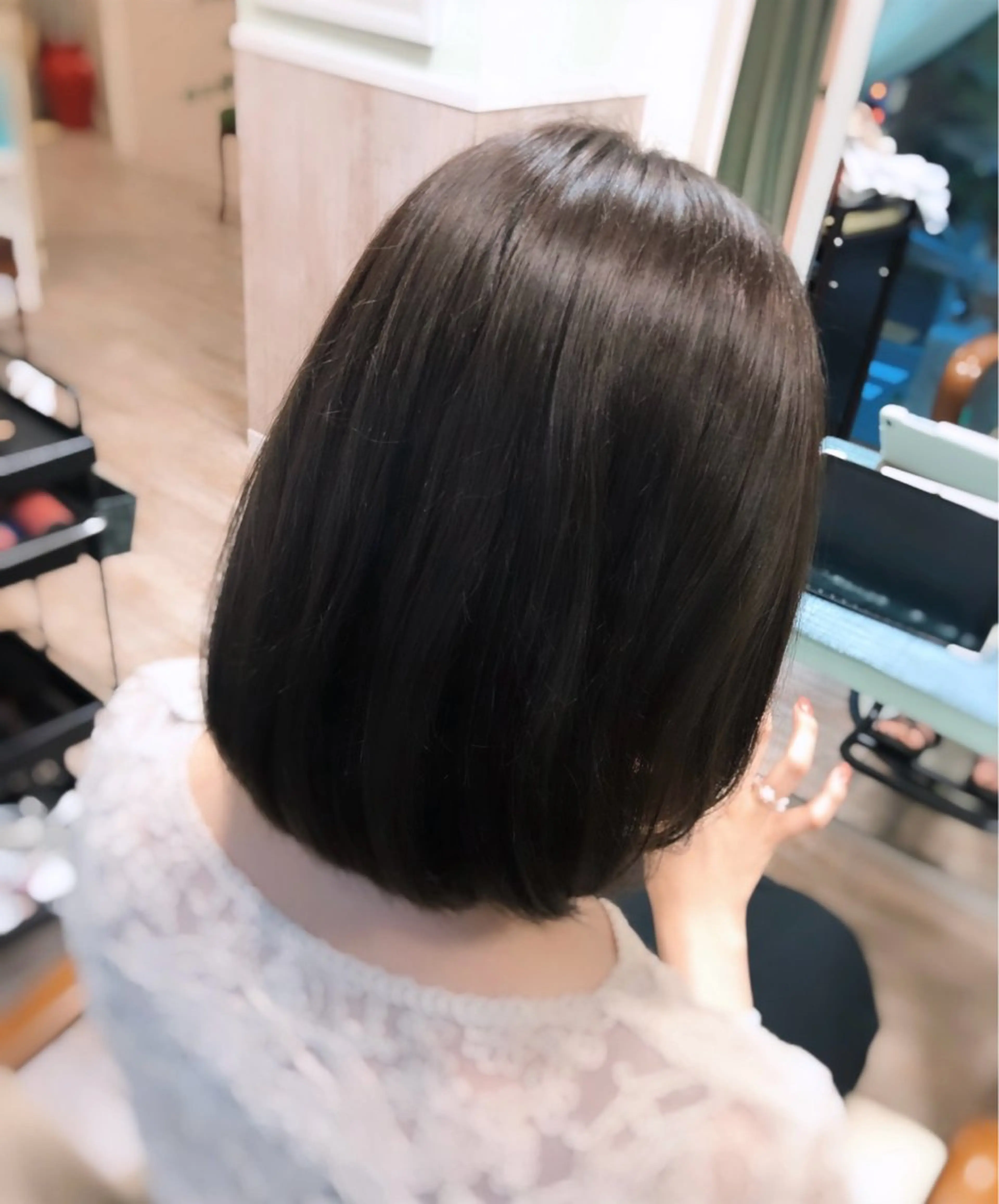 ミディアム ボブ Eleanor 自由が丘ANNEX所属・個室サロン/ヘアケア デザイン🌼万希のヘアスタイル