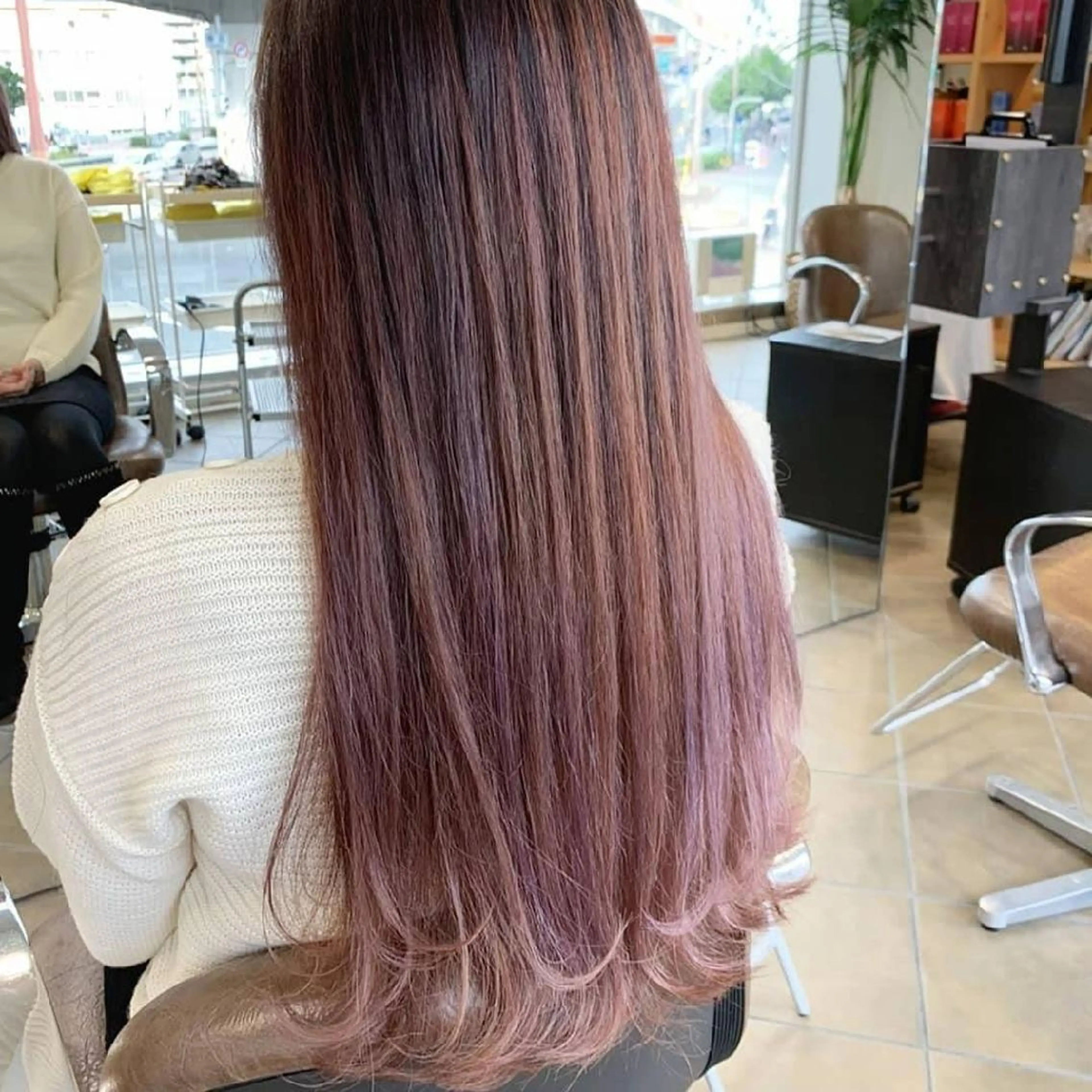 ロング ヘアカラー Luisハイライト　 喜連瓜破、髪質改善のヘアスタイル