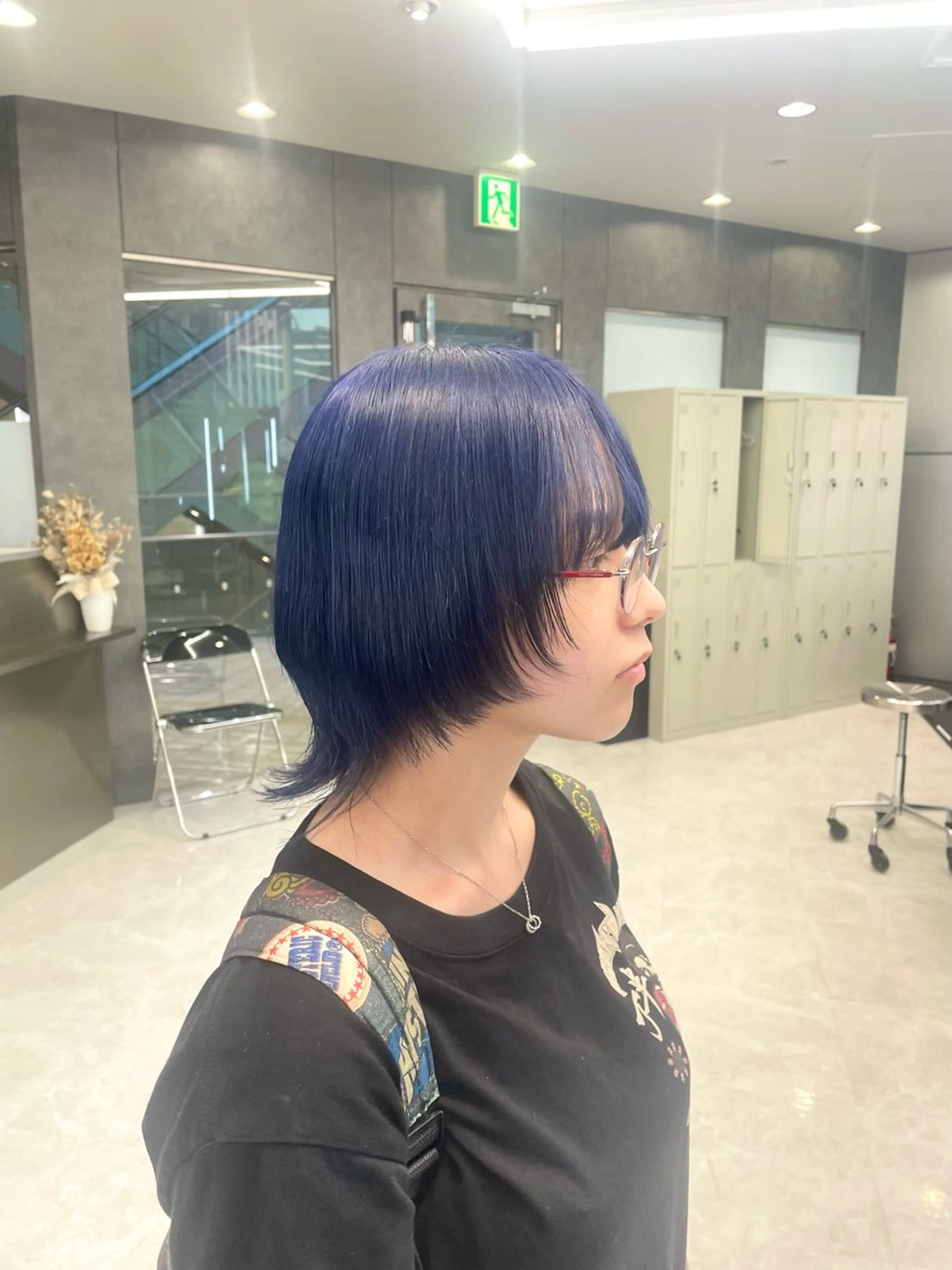 ショート カラー ブリーチ ブルーカラー ダブルカラー ハイトーンカラー ネイビーカラー メンズウルフ🐺♡ ピンク♡ヘアメ🎀のヘアスタイル