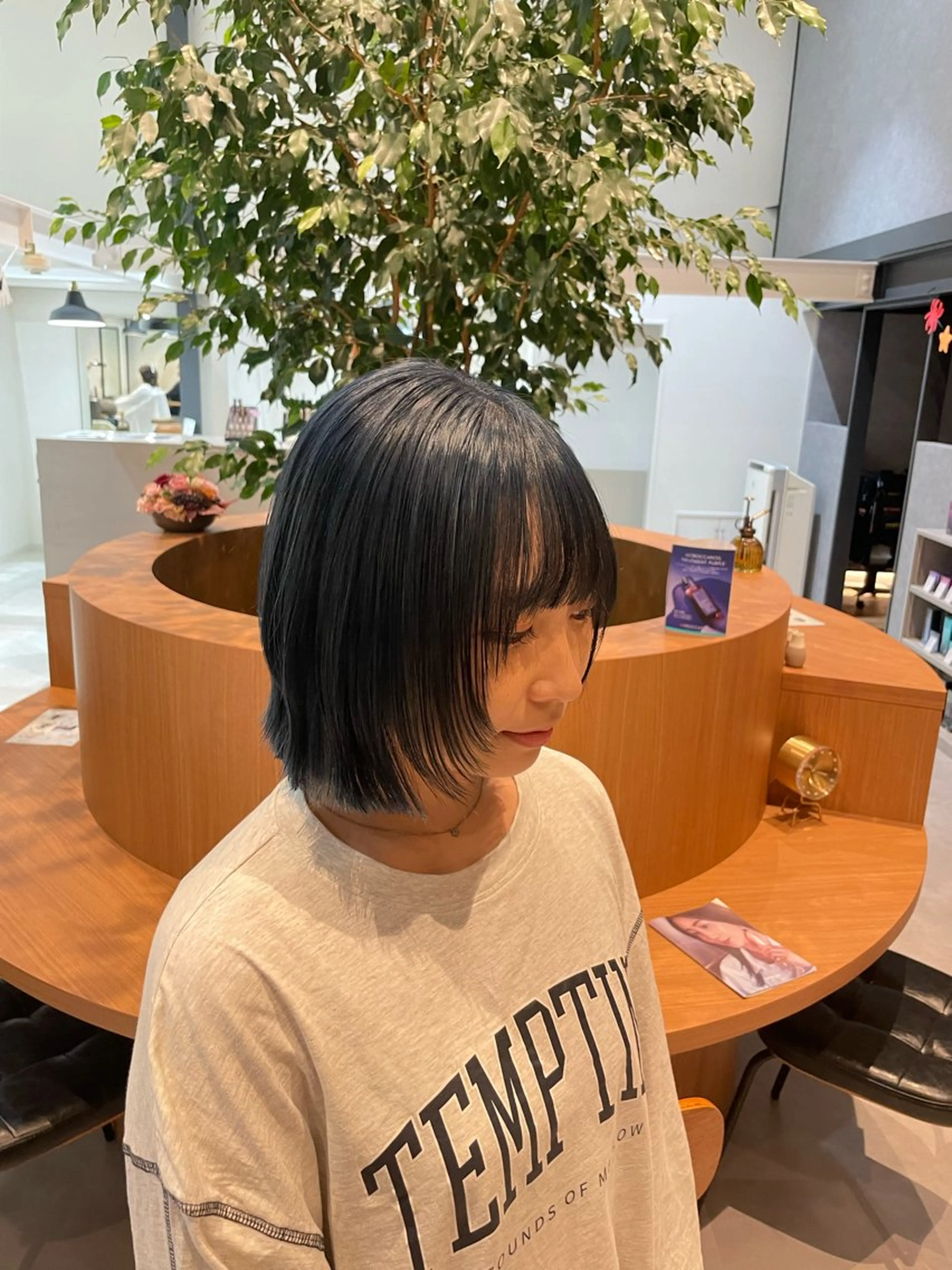 ショート カラー 顔まわりレイヤー レイヤーカット カット ヘアカラー ayaka |トレンドヘアのヘアスタイル