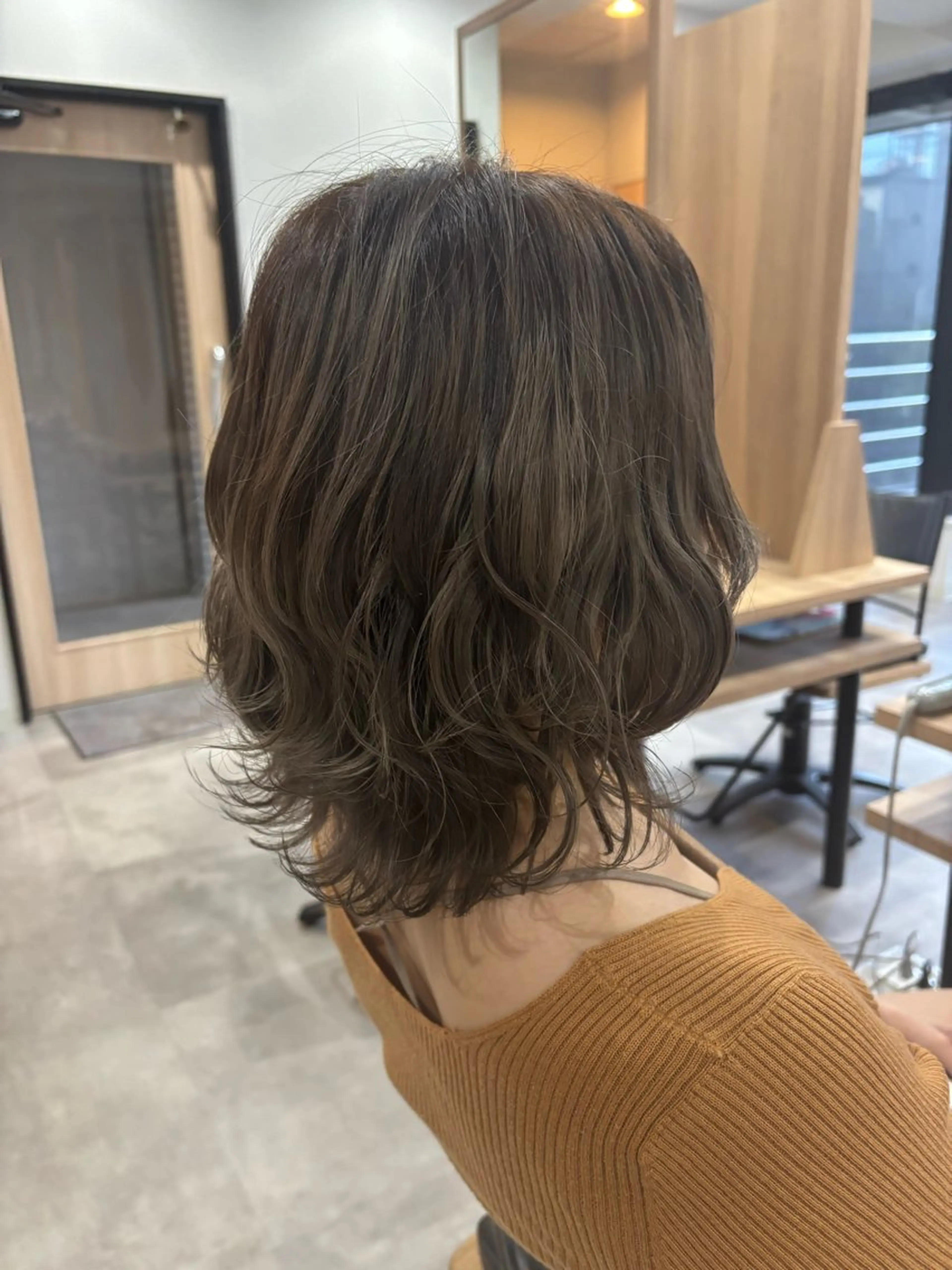 カラー 横田 凜子のヘアスタイル