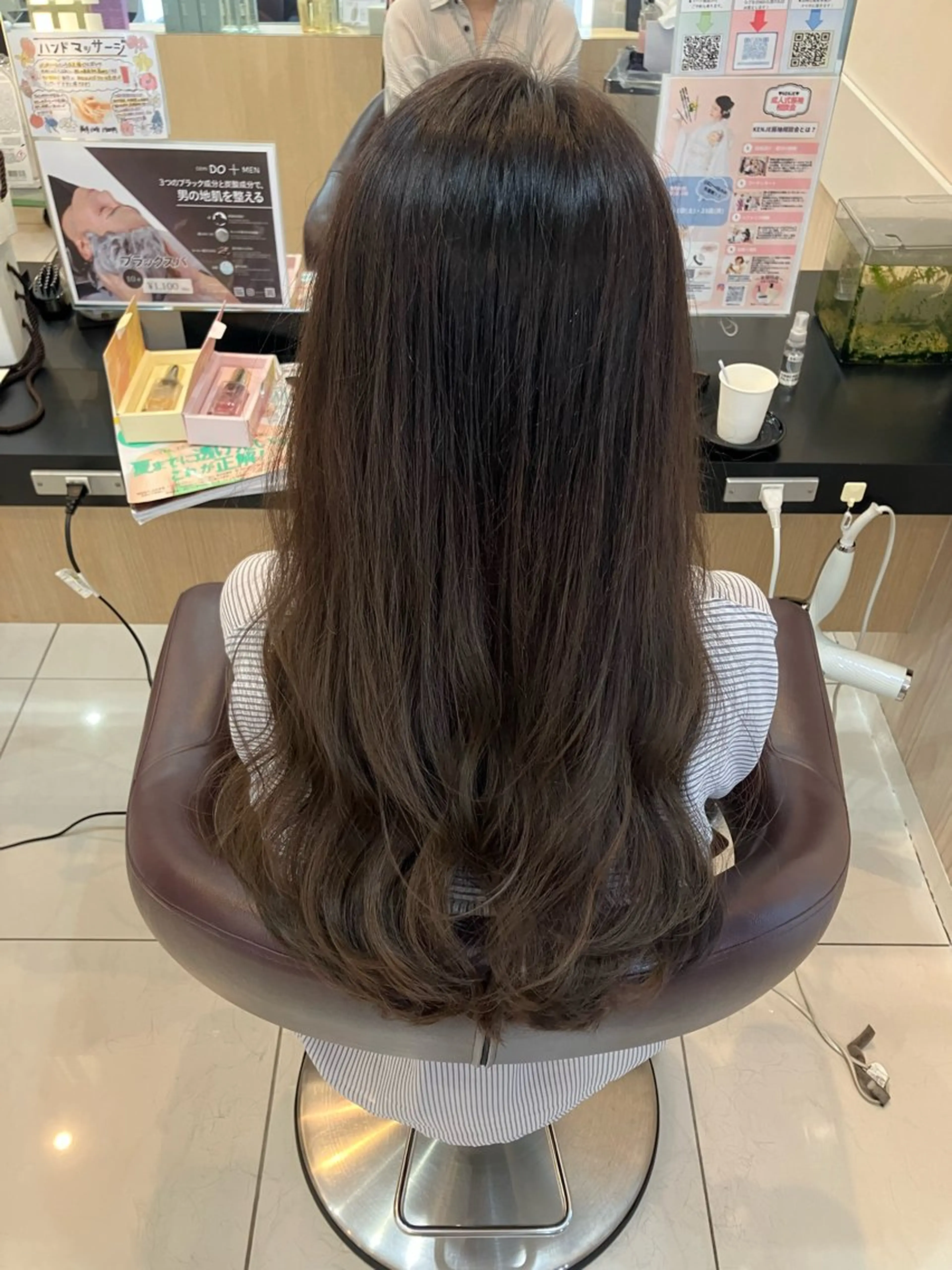 ロング カット ヘアカラー yukari 艶髪ヘアのヘアスタイル
