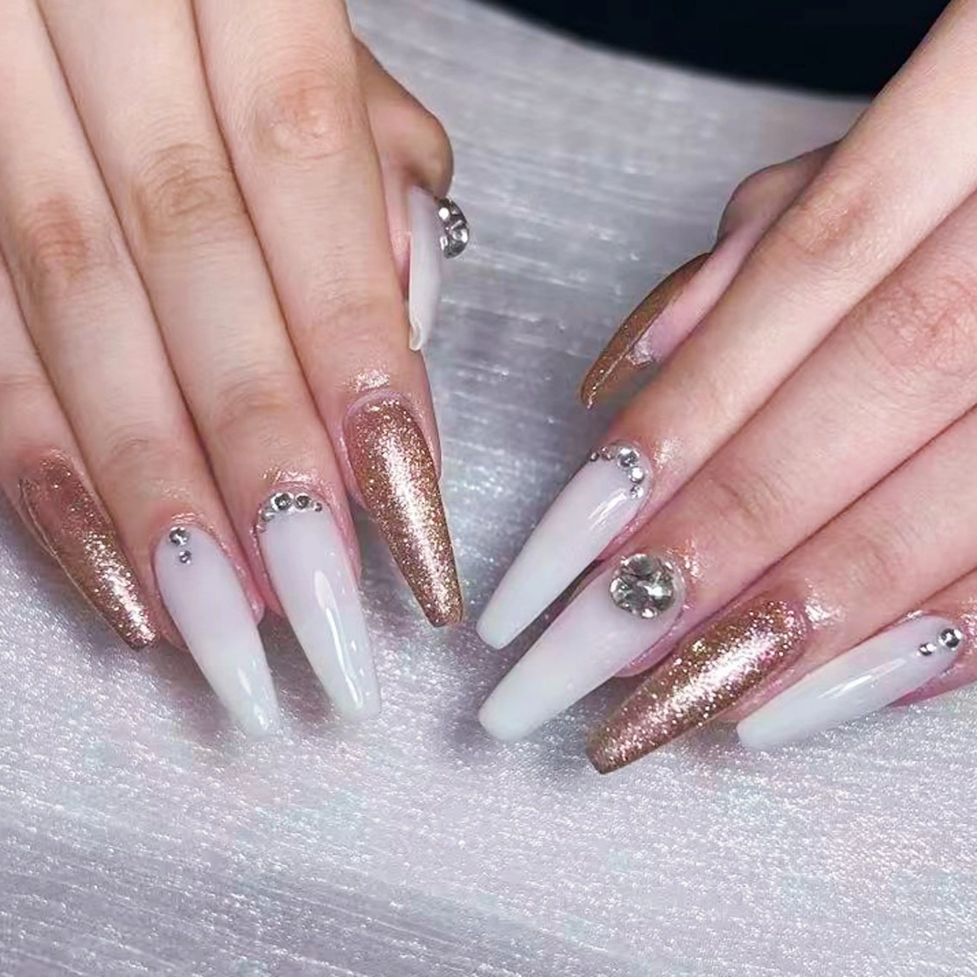 ネイル オーロラネイル チークネイル クリアネイル ジェルネイル キラキラネイル DEMAIN- 🌸のネイルデザイン