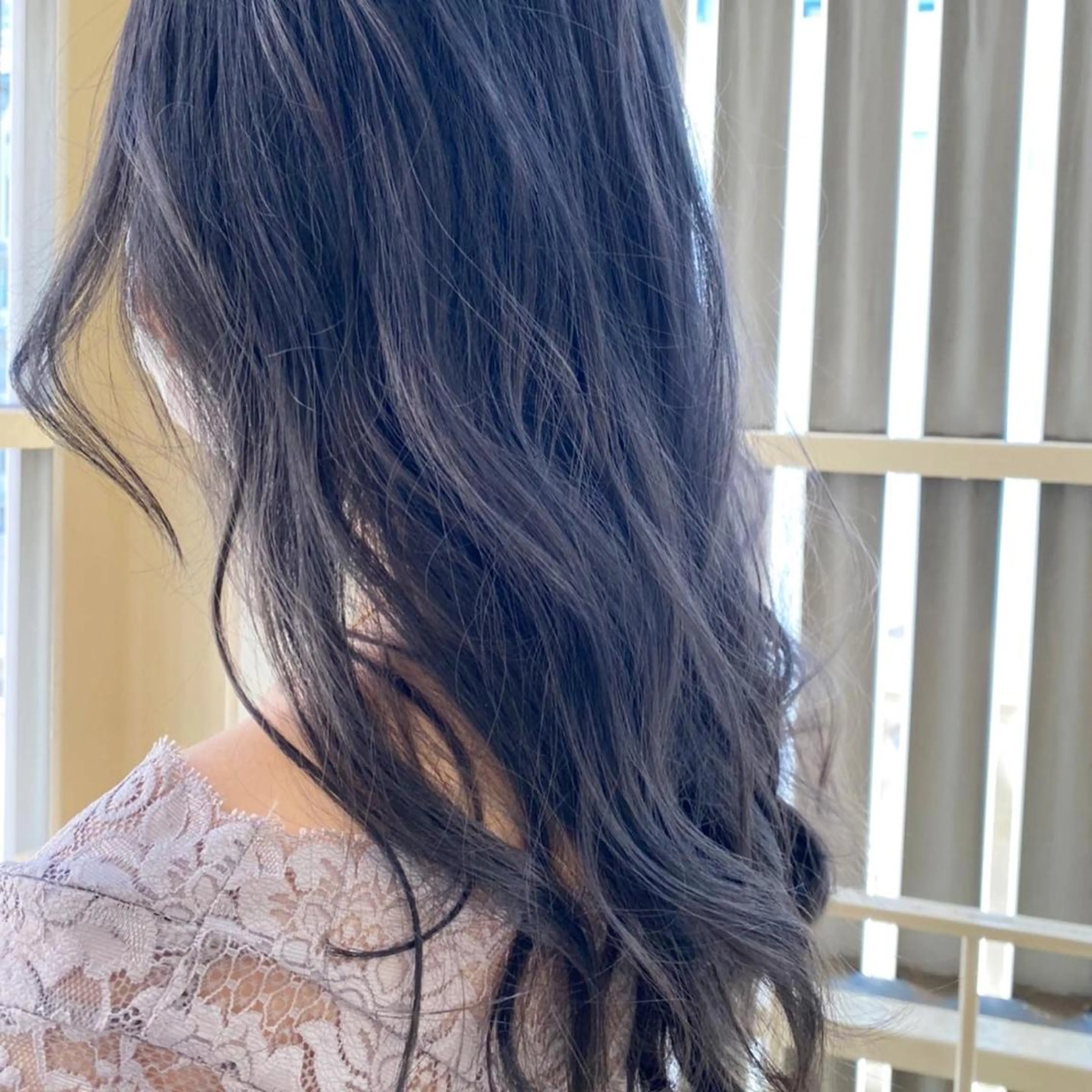 セミロング ヘアカラー 河原 亮のヘアスタイル