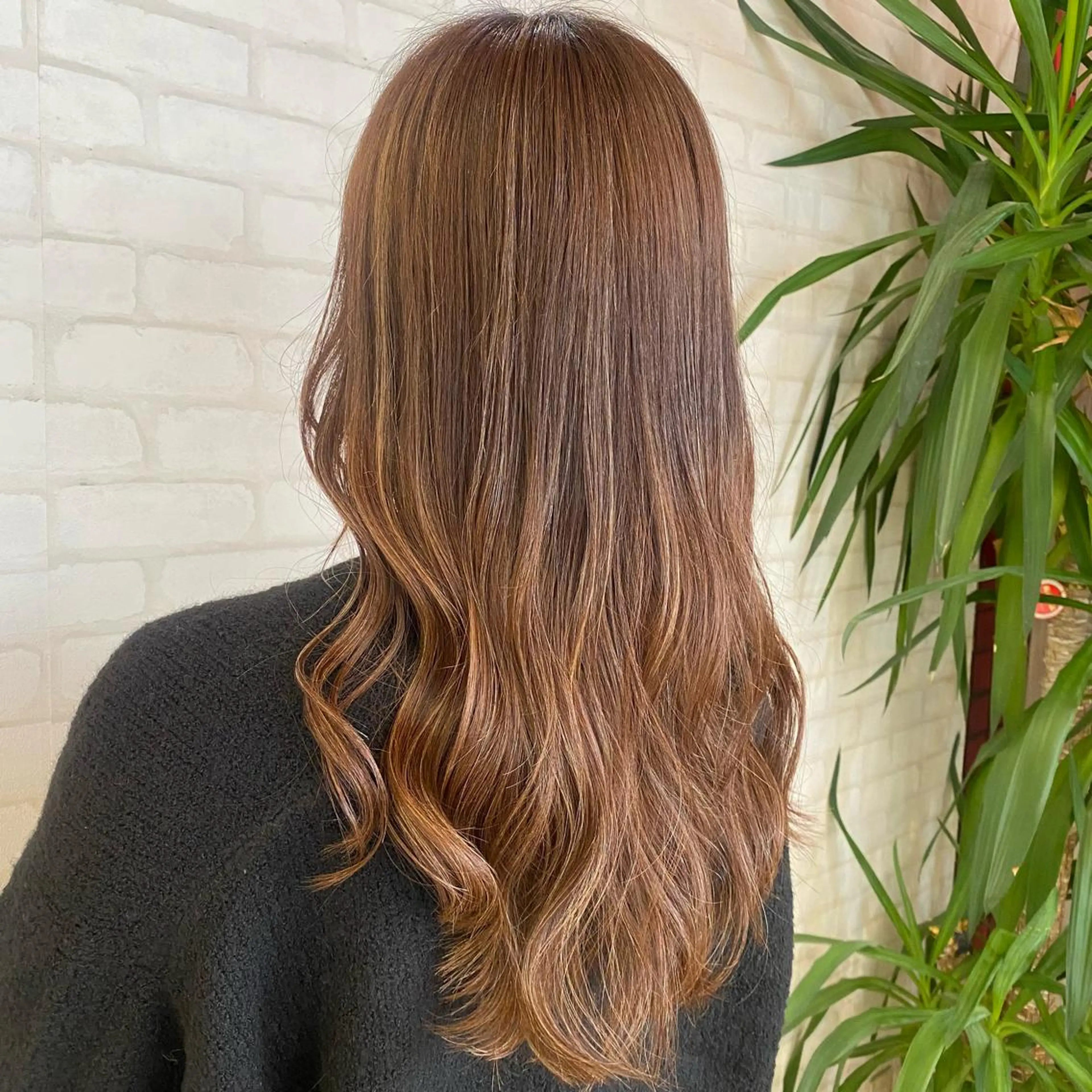 セミロング カラー カット ヘアカラー トリートメント ノンダメージサロンBonheur銀座並木通り店所属・ULTOWA/銀座 ERIのヘアスタイル