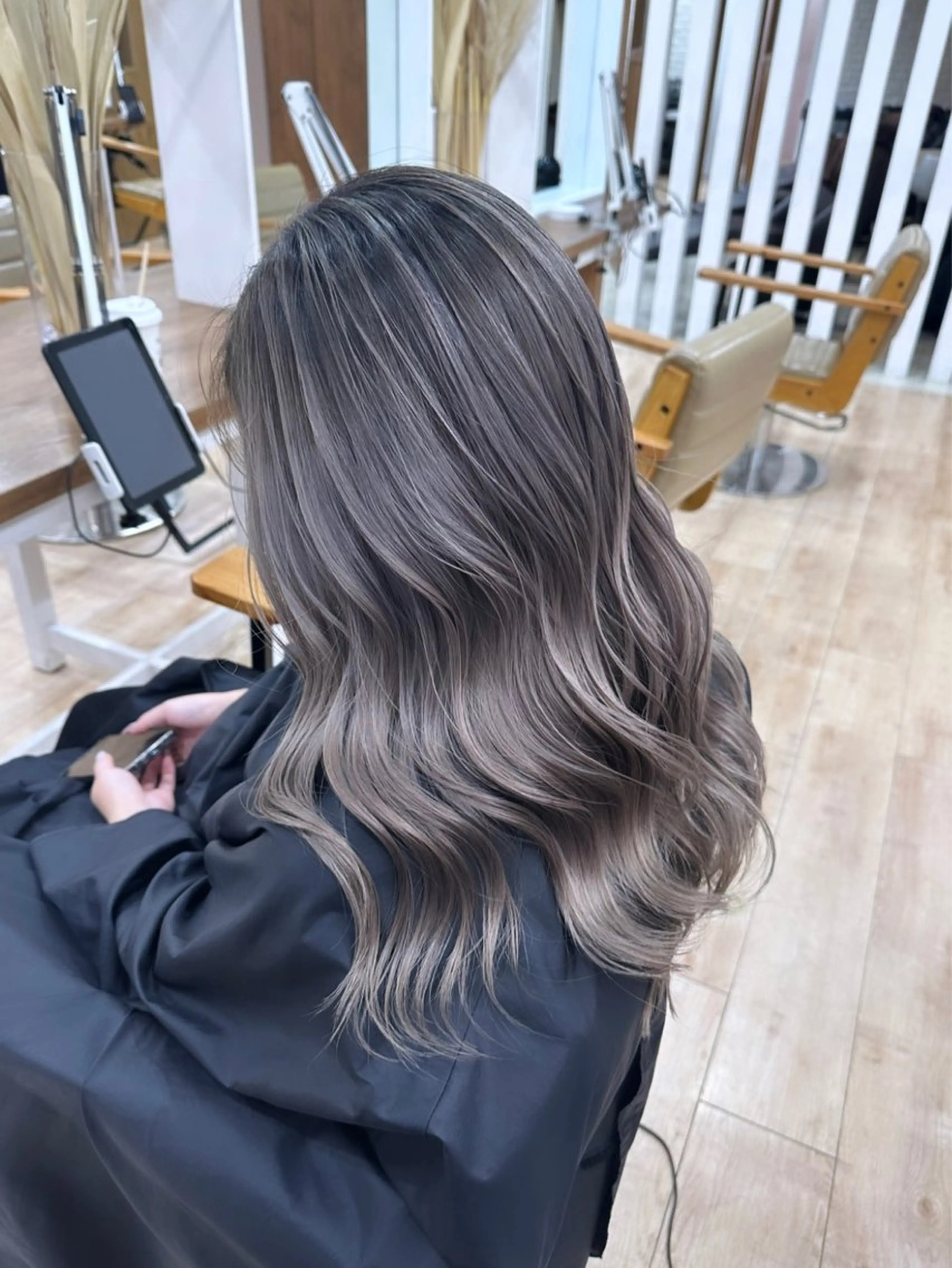 【🩶shadowroots  color🩶】ブリーチ＋オンカラーの写真